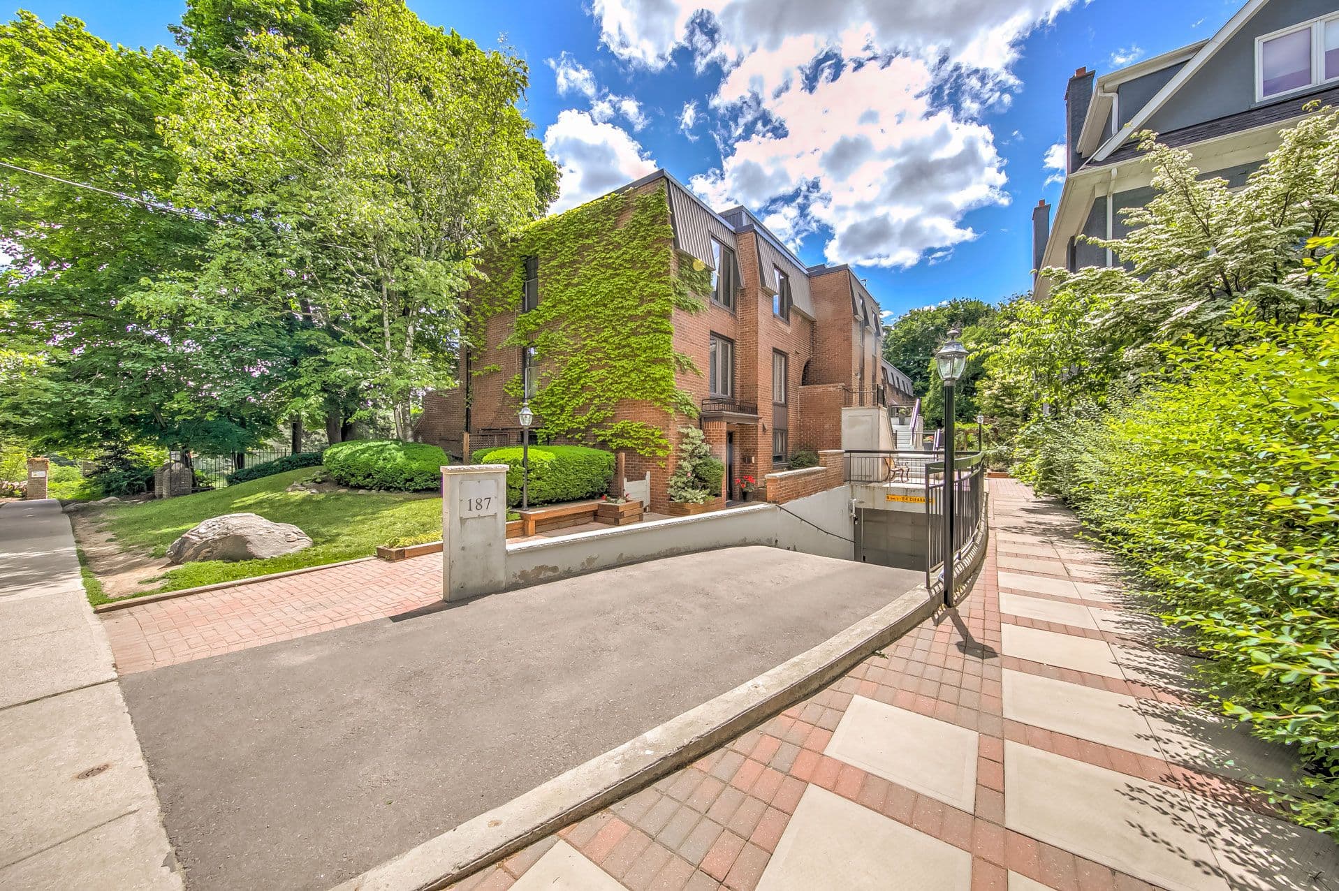 187 Sherwood Avenue B, Toronto C10, ON M4P 2A9