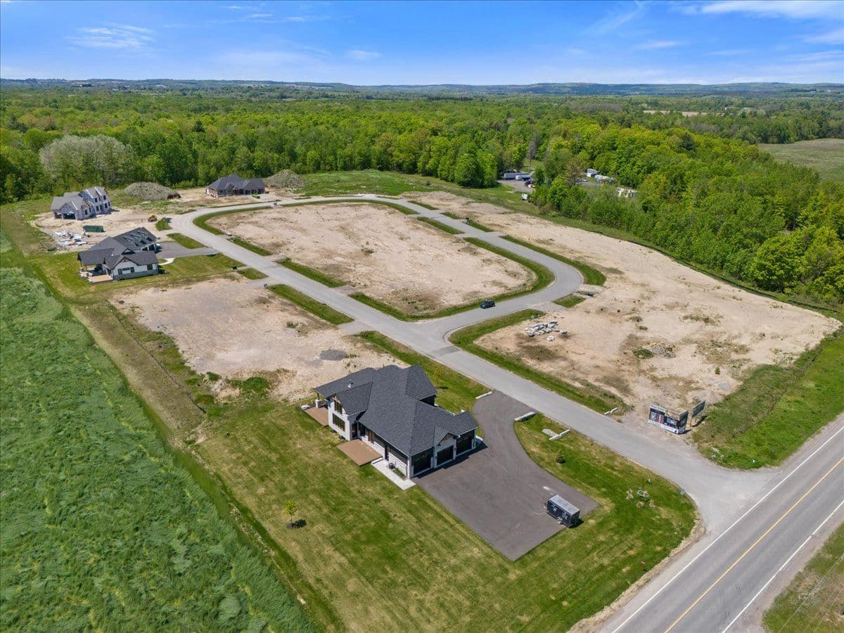 5422 Winfield Drive, Port Hope, ON L1A 0G1