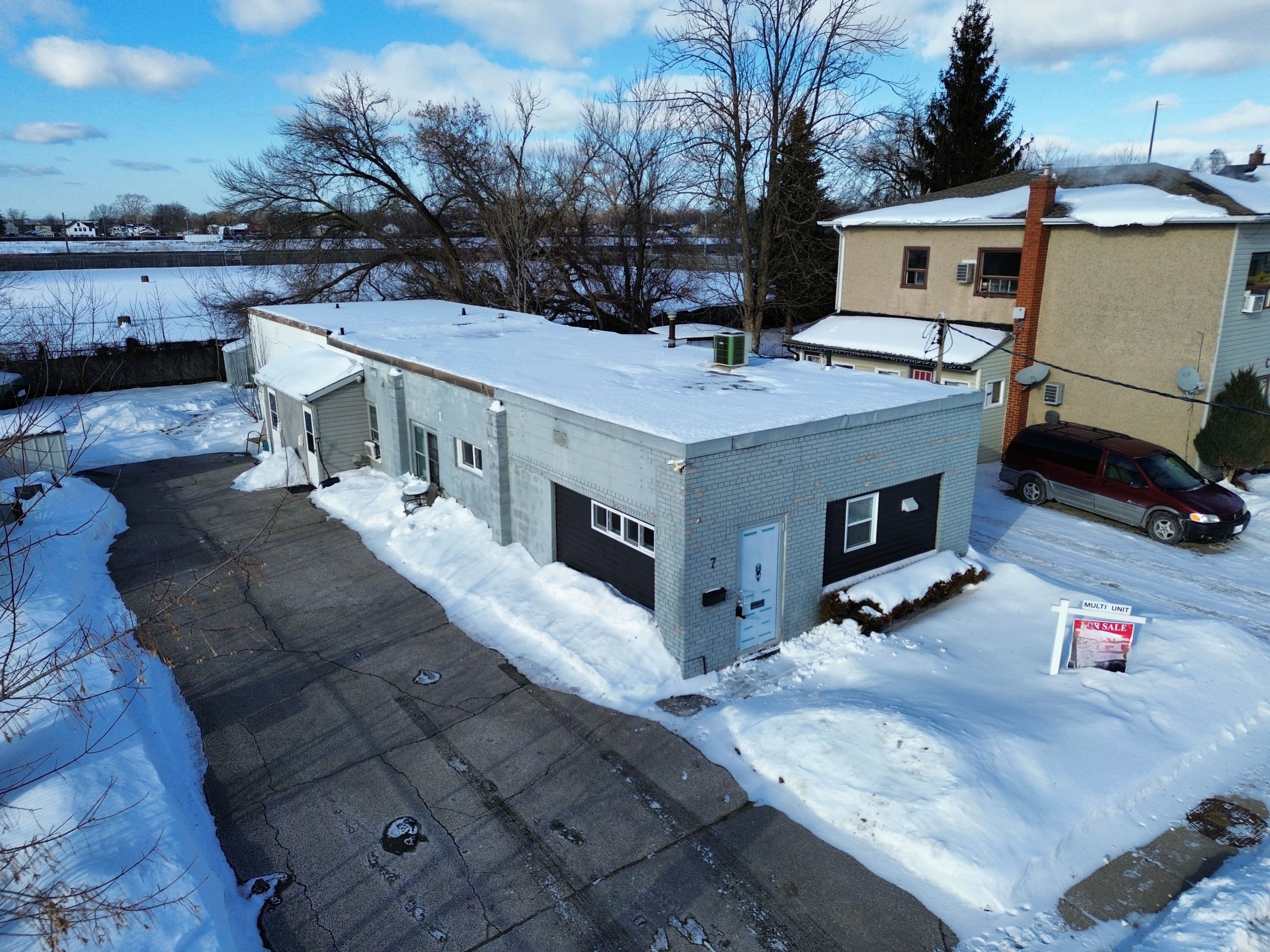 7 Beech Street, St. Catharines, ON L2R 2B6