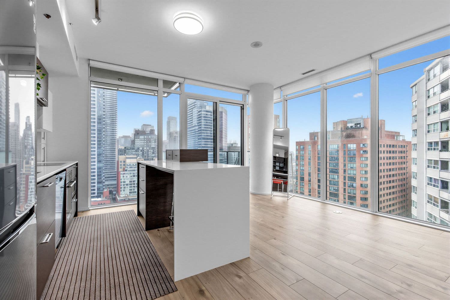 75 St Nicholas Street 1804, Toronto C01, ON M4Y 0A5