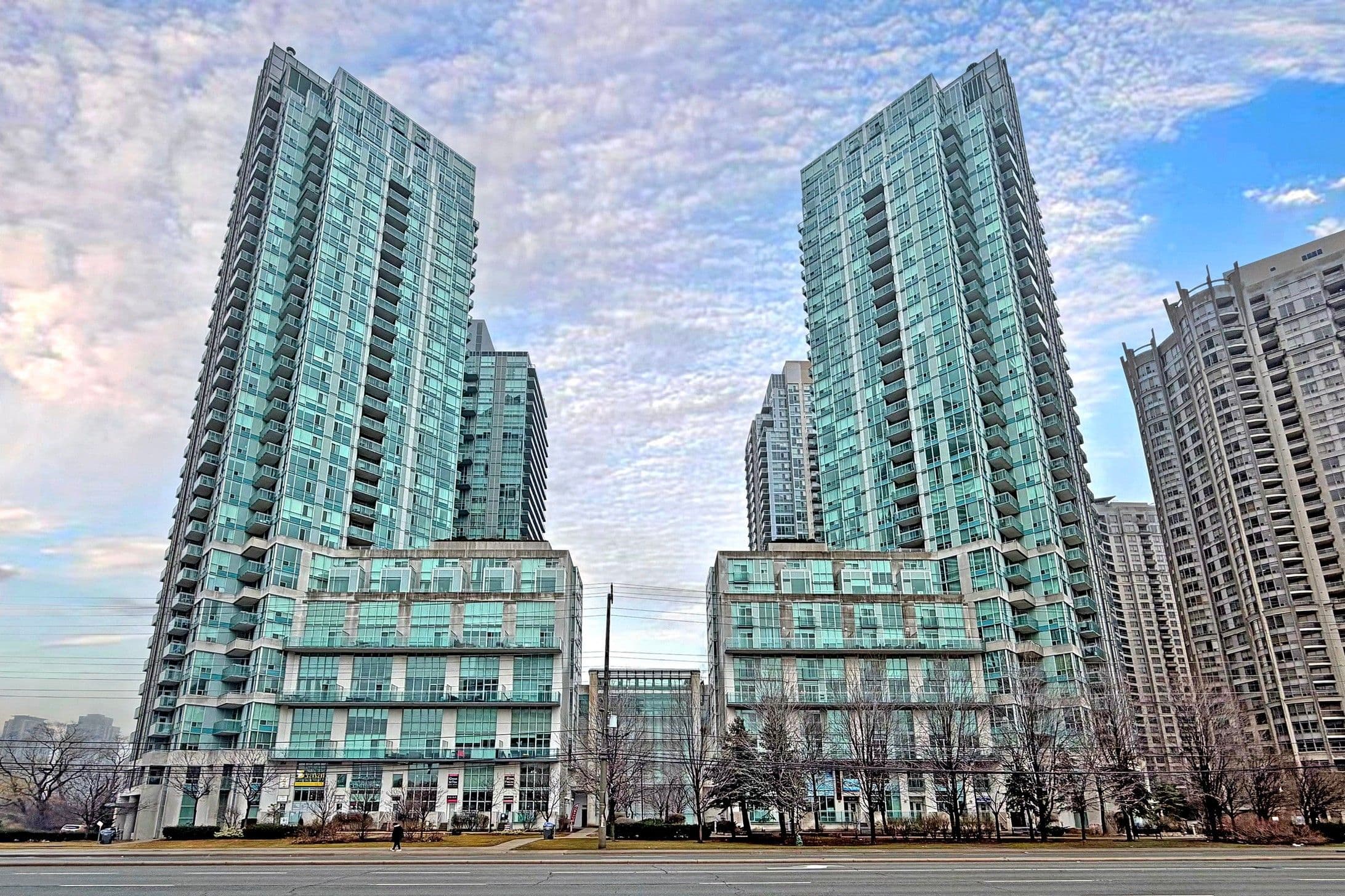 3939 Duke Of York Boulevard 701, Mississauga, ON L5B 4N2
