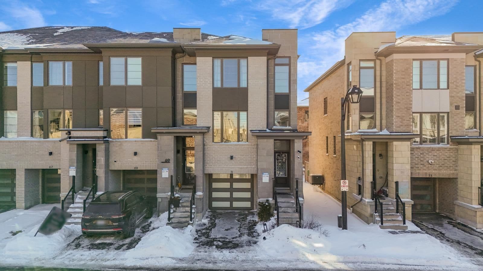 71 Donald Fleming Way 108, Whitby, ON L1R 0N8