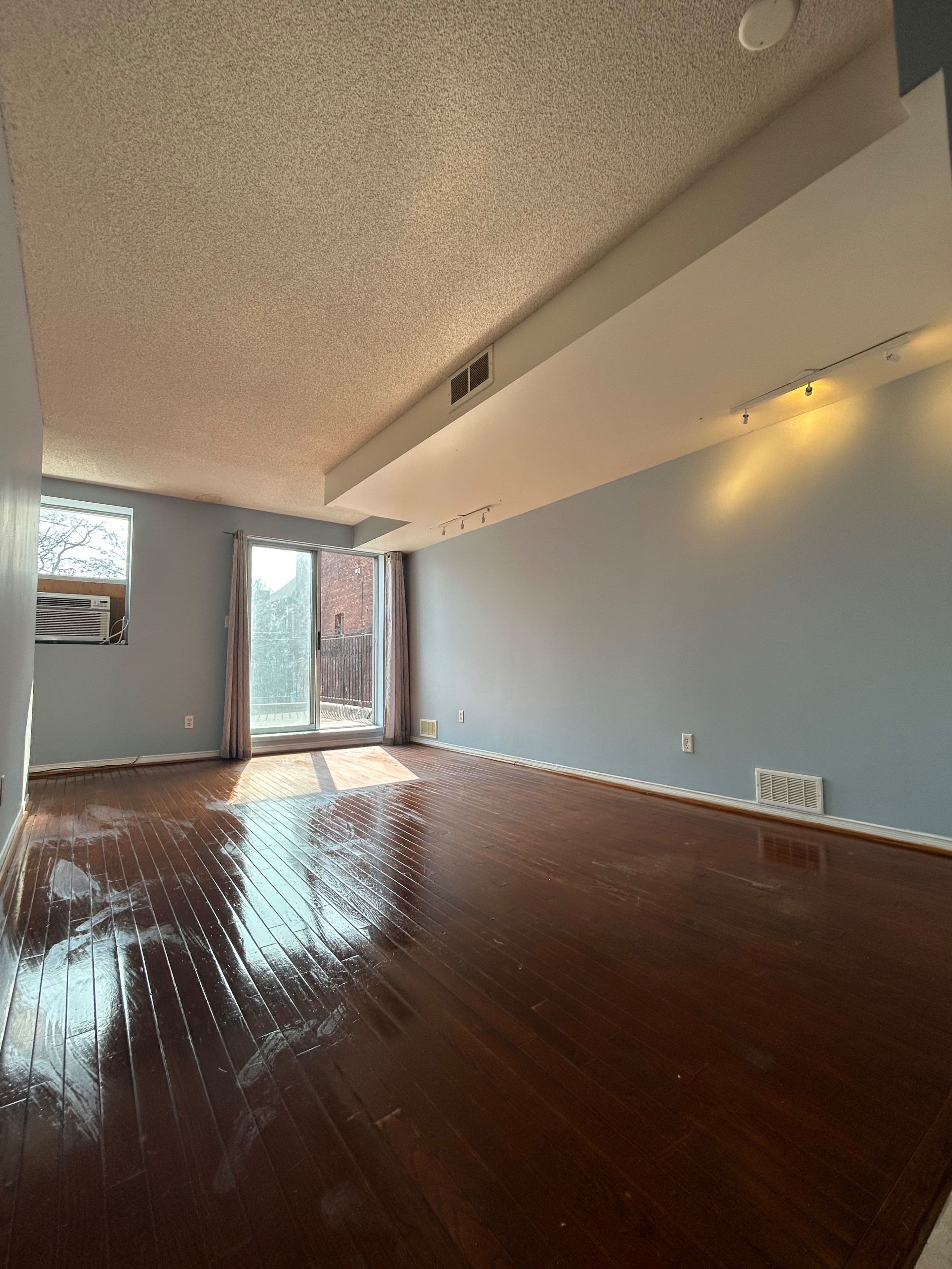 1289 Queen Street W #2, Toronto W01, ON M6K 1L6