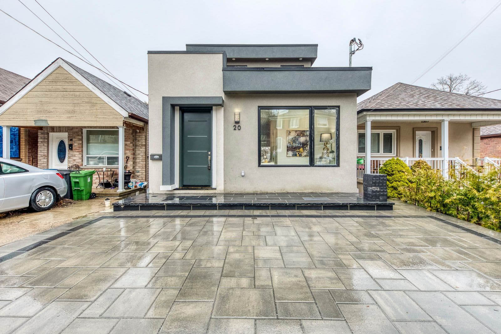 20 Rochdale Avenue, Toronto W04, ON M6E 1X2