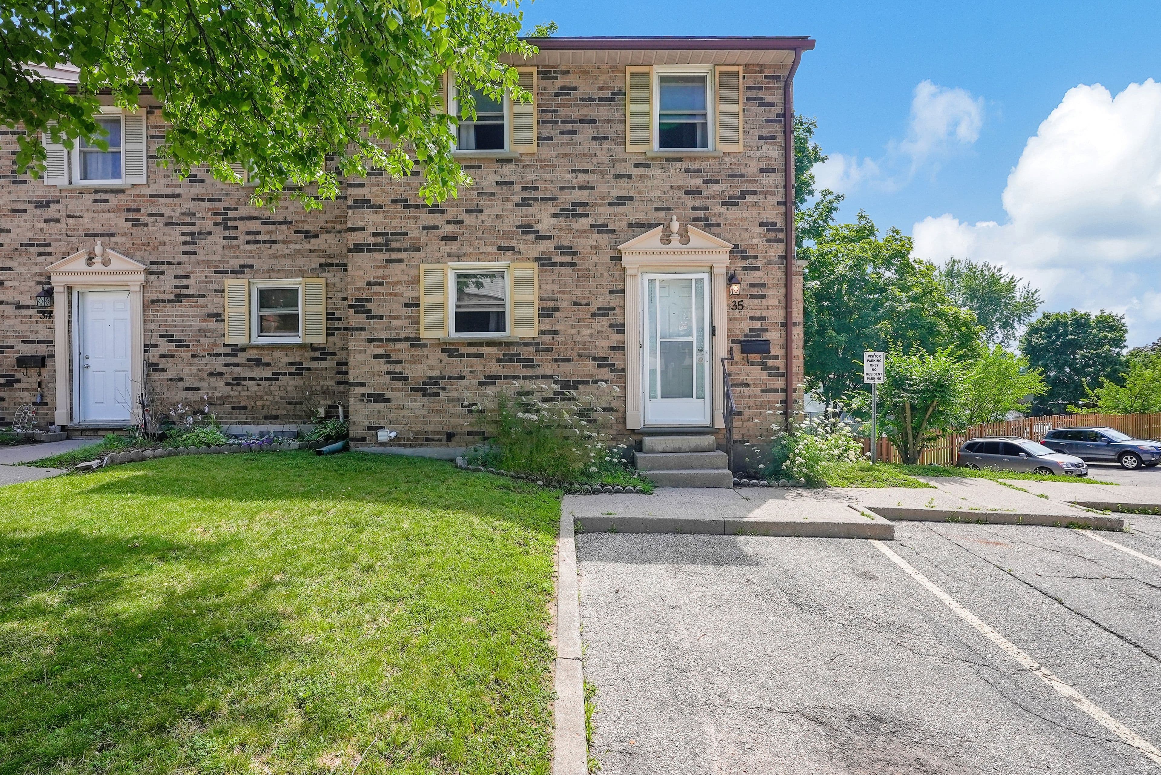 175 Cedar Street 35, Cambridge, ON N1S 4X9