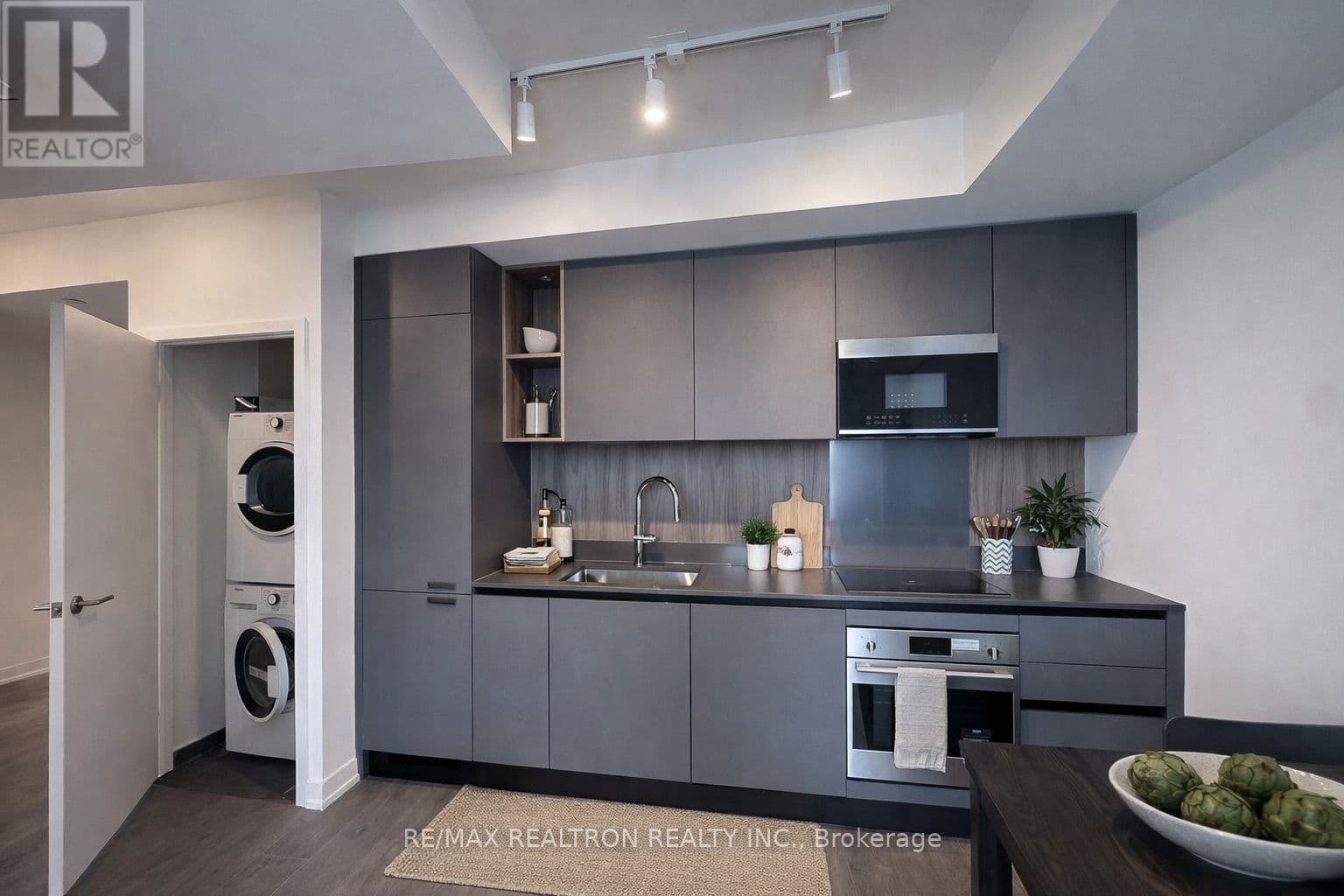 39 Mary Street 2506, Barrie, ON L4N 1S9