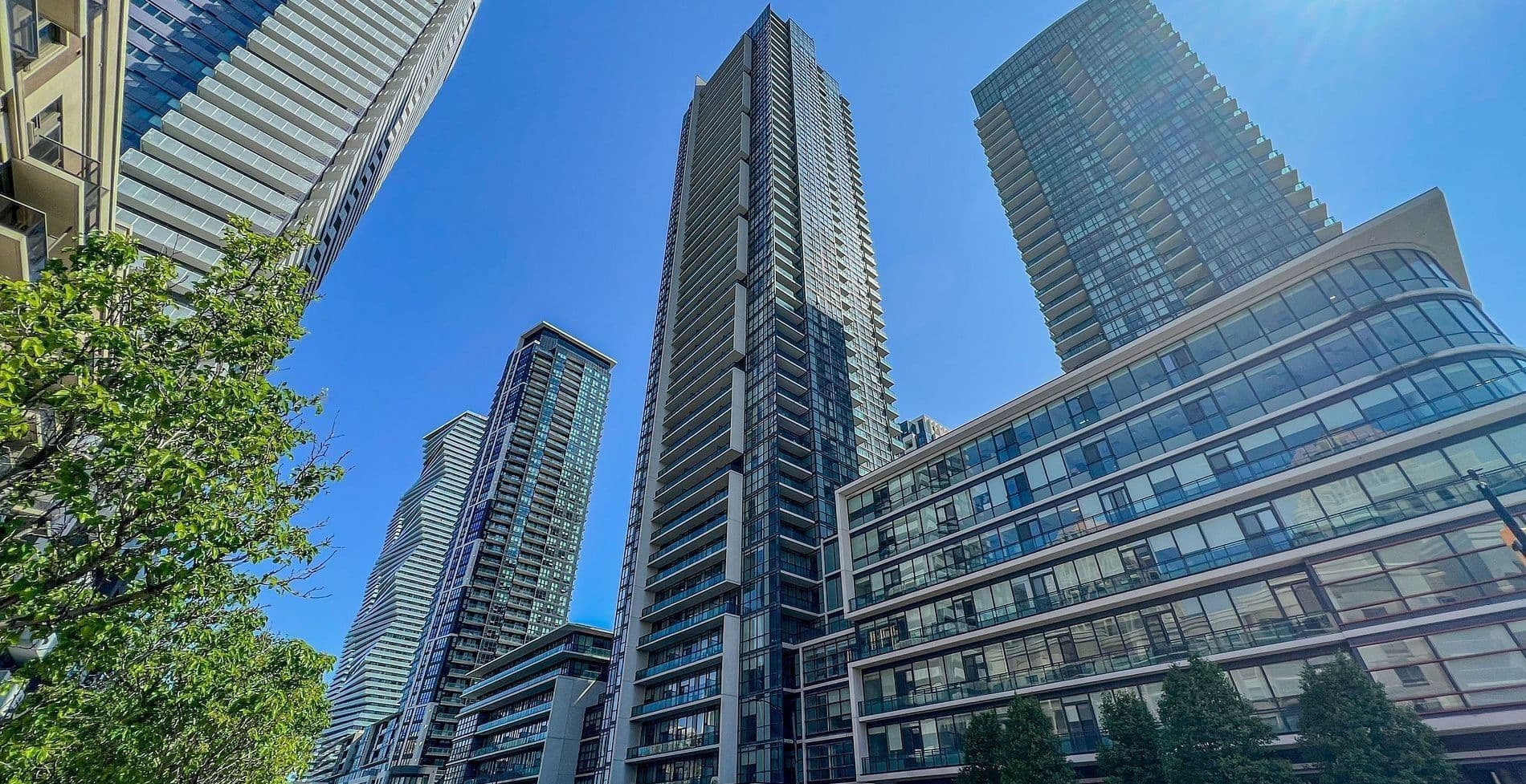 4070 Confederation Parkway 606, Mississauga, ON L5B 0E9