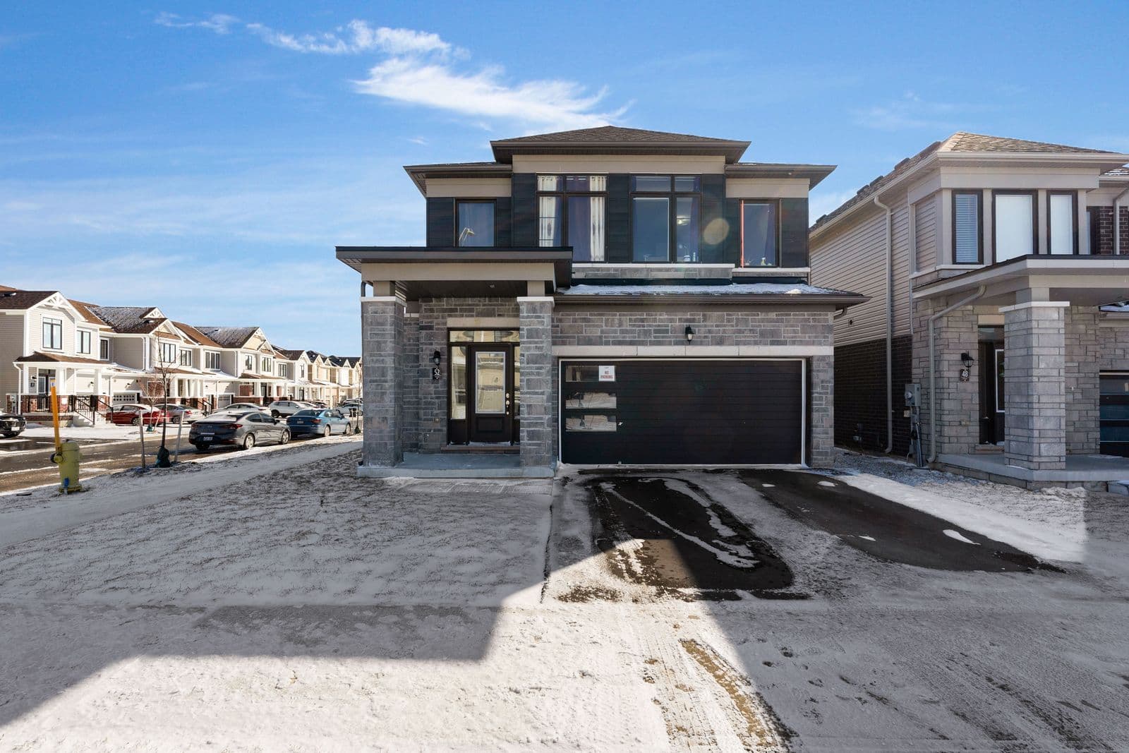 52 Durham Avenue, Barrie, ON L9J 0W7