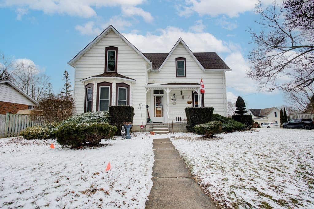 242 Wonham Street S, Ingersoll, ON N5C 2Z6