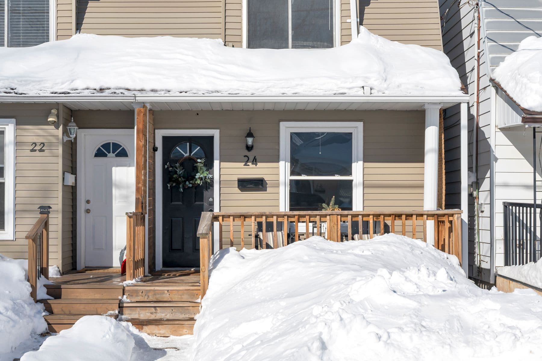 24 Queensdale Avenue, Toronto E03, ON M4J 1X9