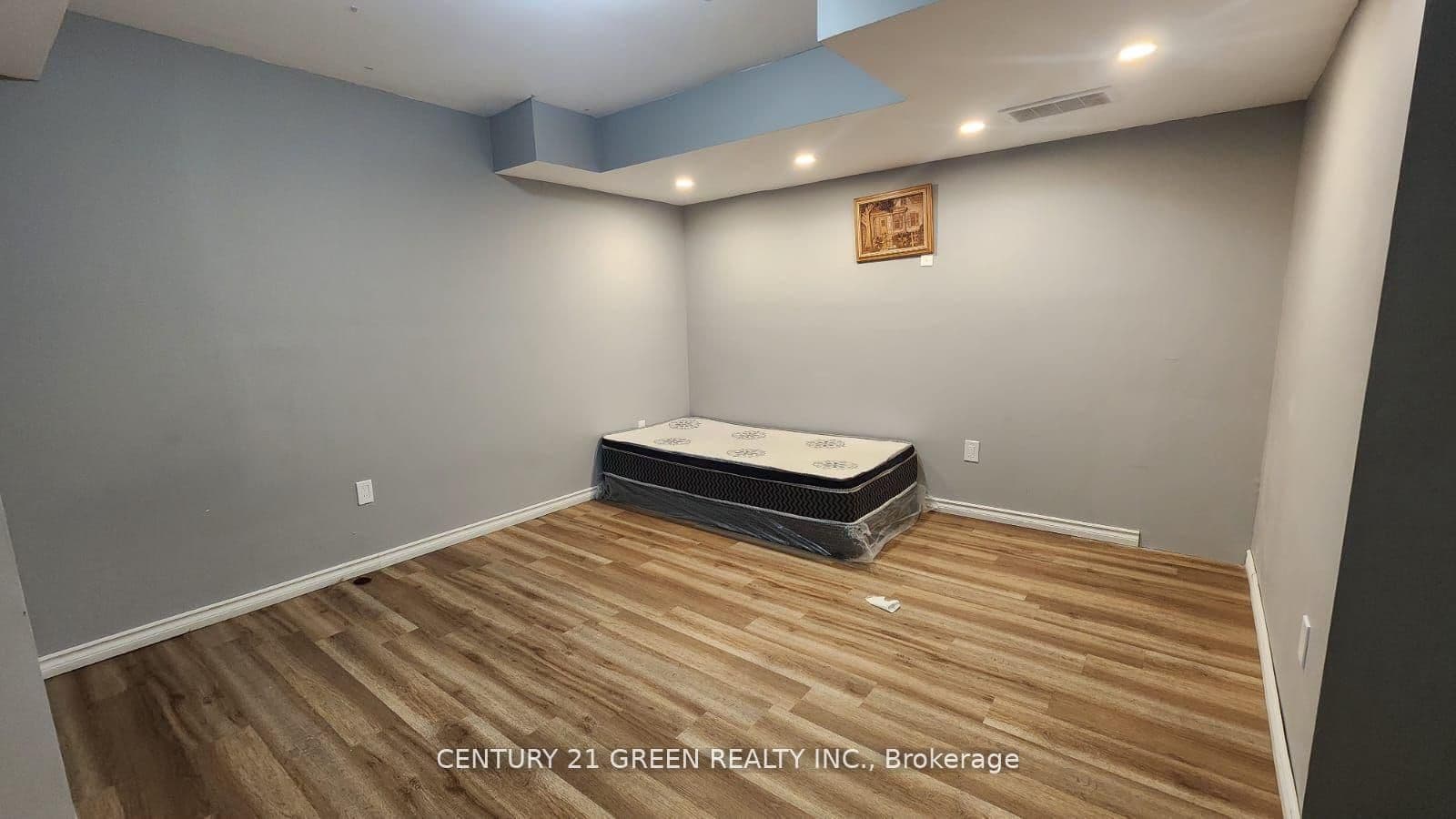 7977 Hackberry Trail Bsmt, Niagara Falls, ON L2H 0P1