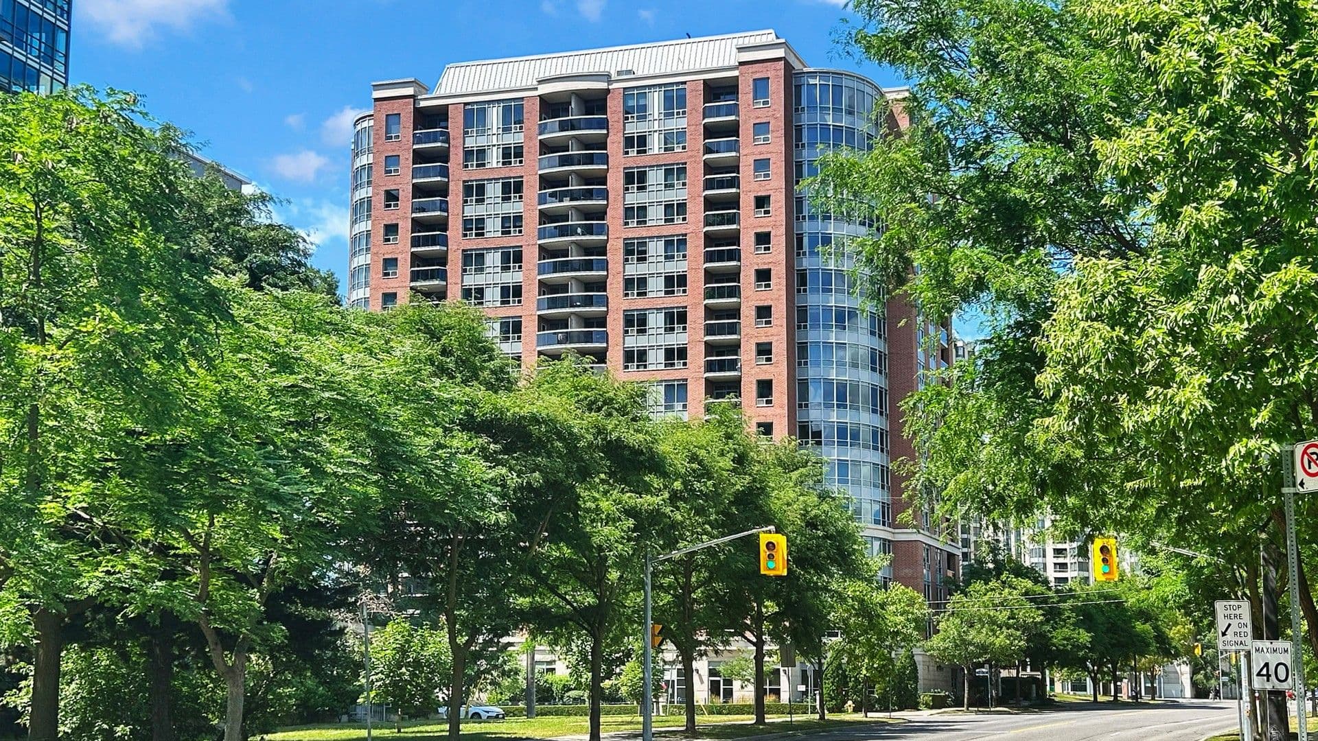 8 McKee Avenue 802, Toronto C14, ON M2N 7E5