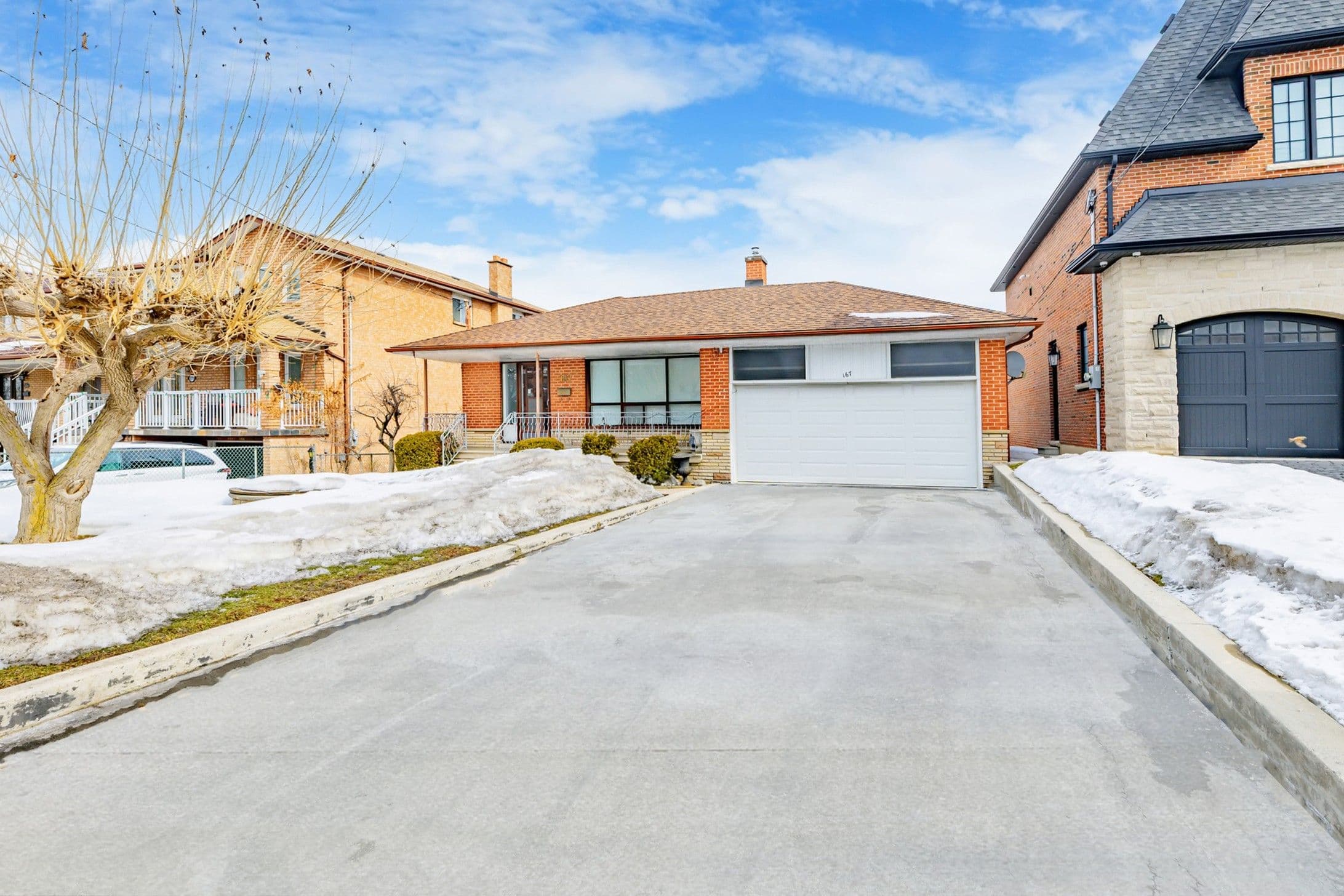 167 Cornelius Parkway, Toronto W04, ON M6L 2K8