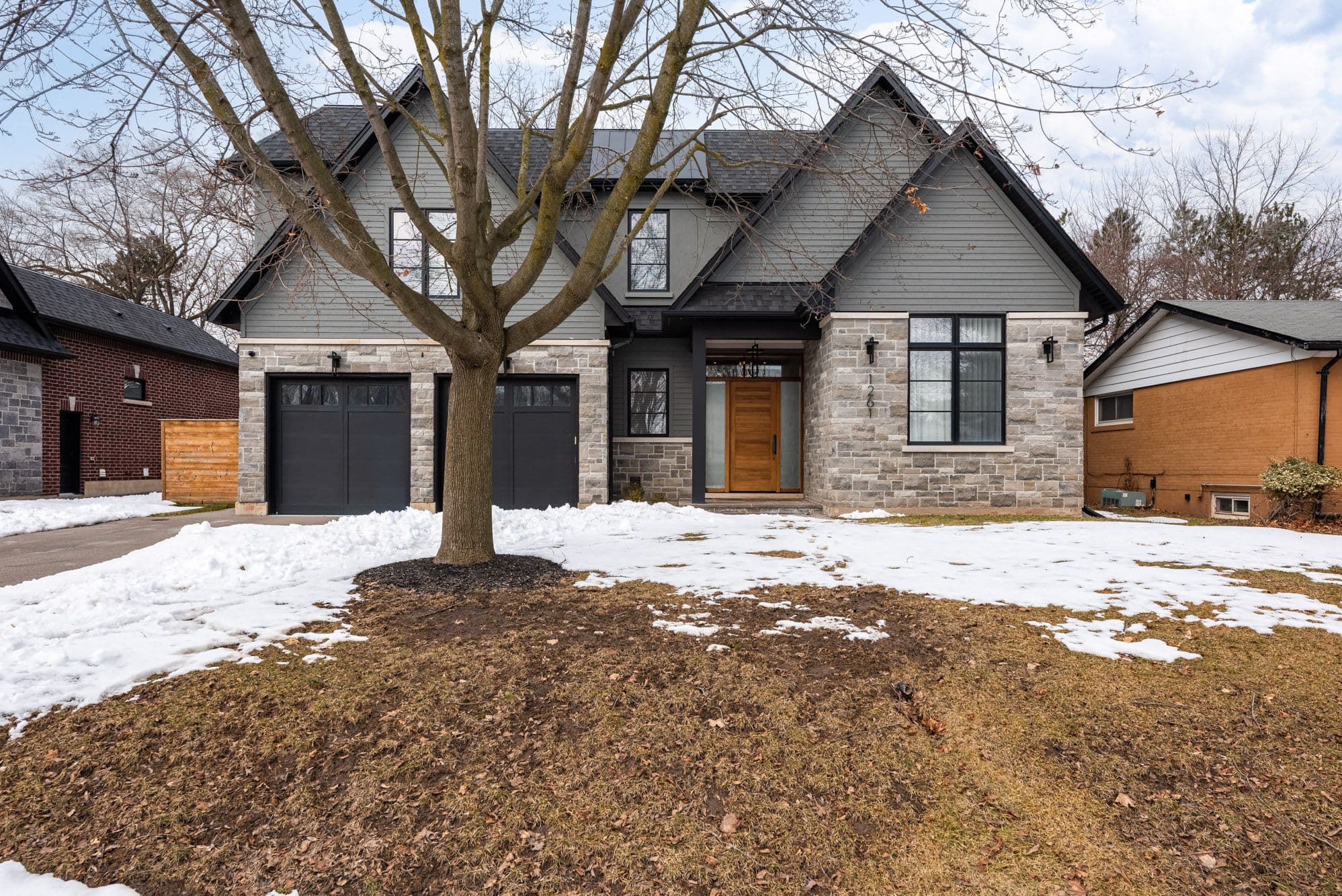 1261 Pinegrove Road, Oakville, ON L6L 2W8