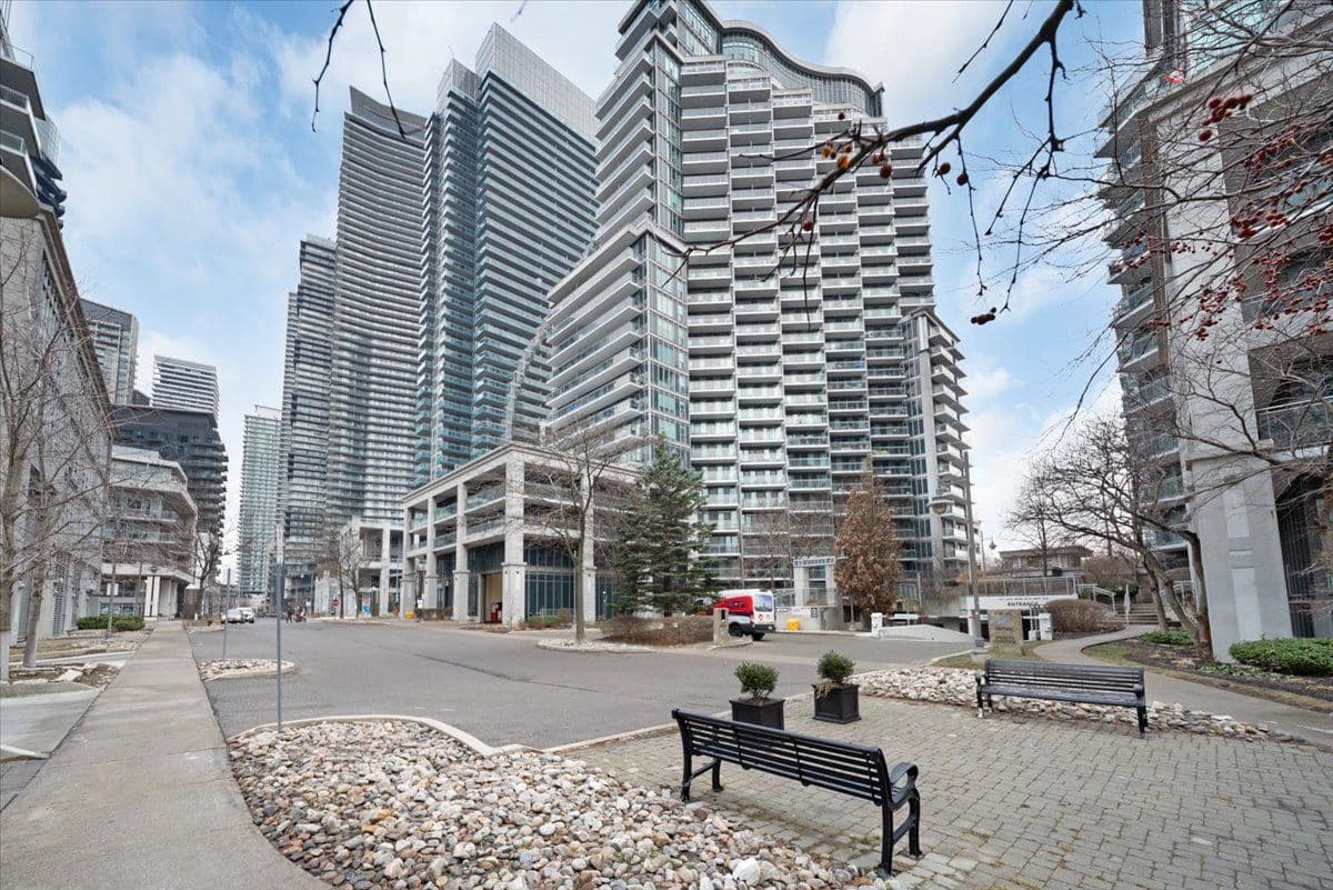 2121 Lake Shore Boulevard W 1504, Toronto W06, ON M8V 2E9