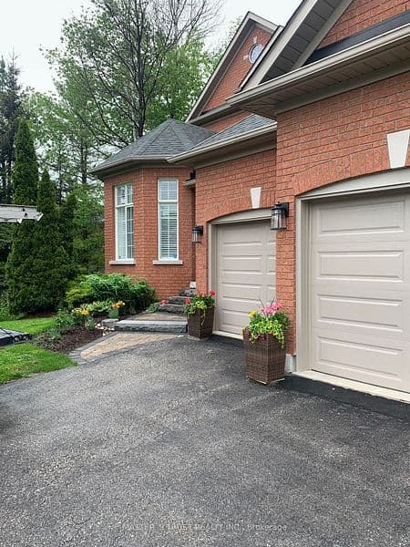 657 Chaleur Place, Newmarket, ON L3X 1L6