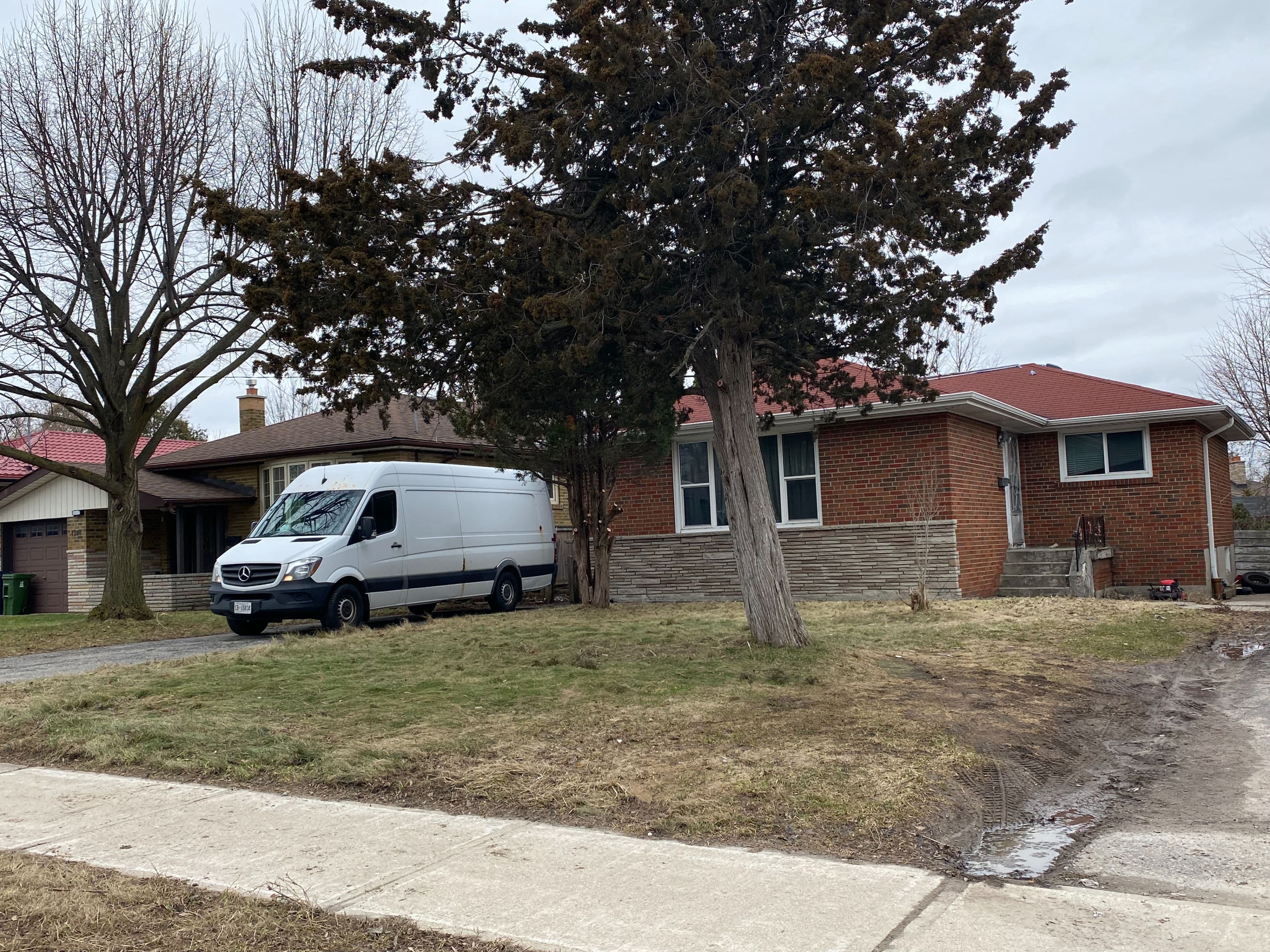 1206 Brimley Road, Toronto E09, ON M1P 3G4