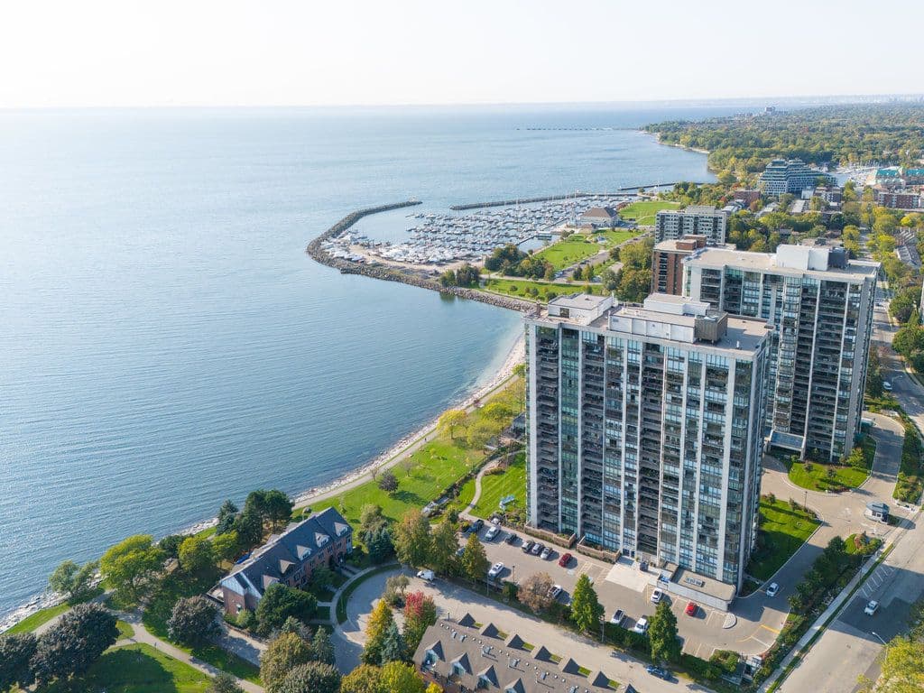 2170 Marine Drive 701, Oakville, ON L6L 5V1