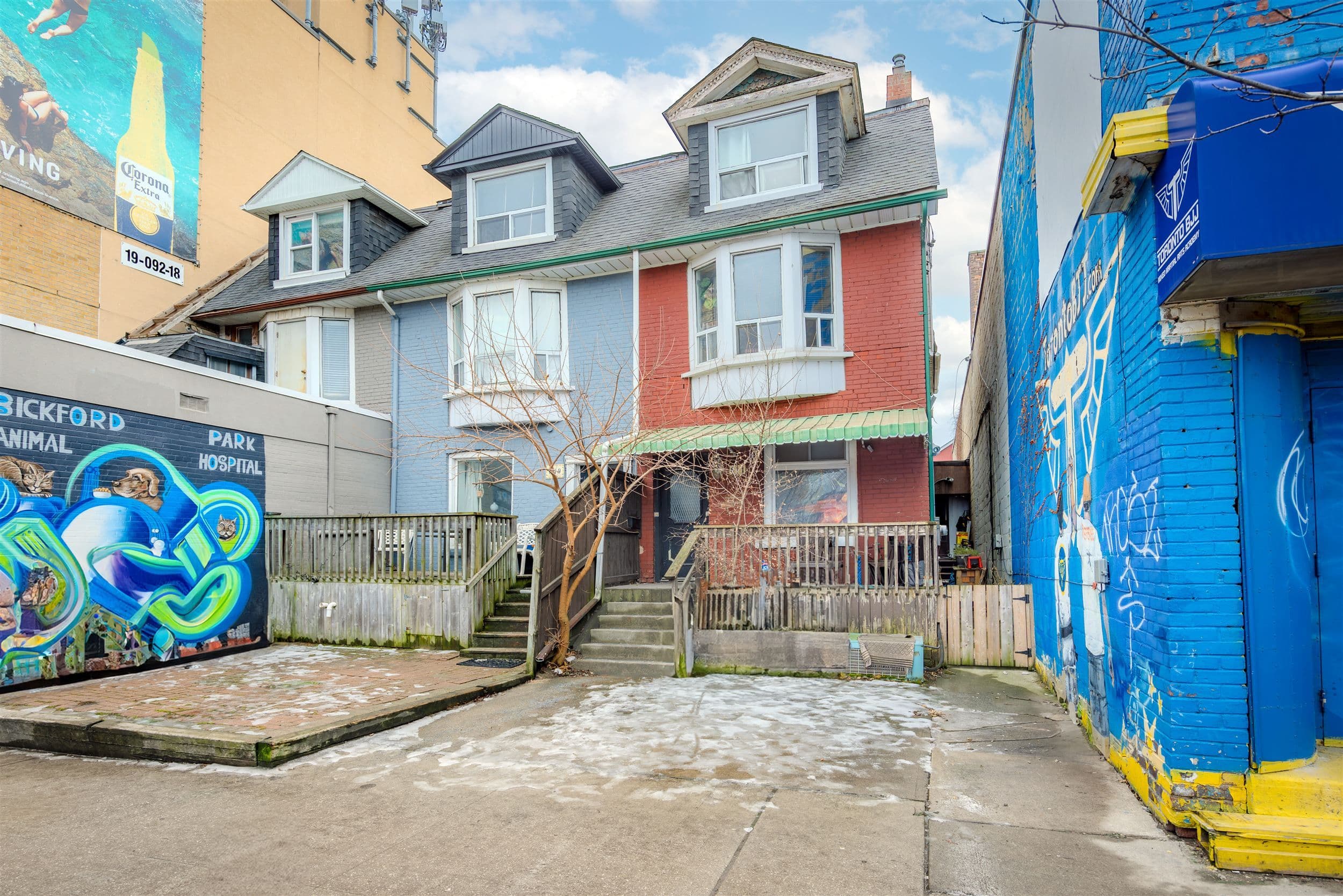 811 Bloor Street W, Toronto C01, ON M6G 1L8