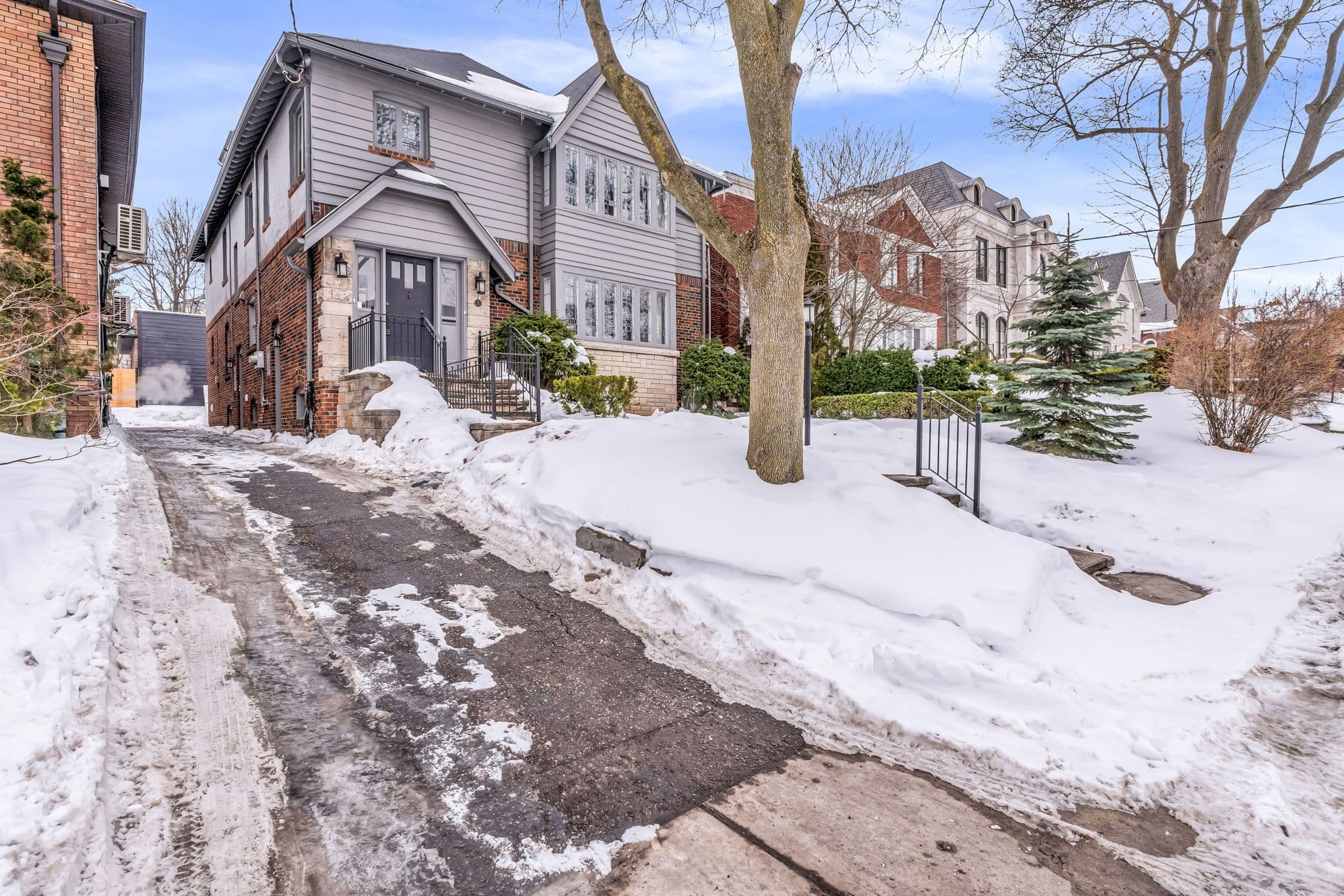 5 Killarney Road 2nd Floor, Toronto C03, ON M5P 1L7