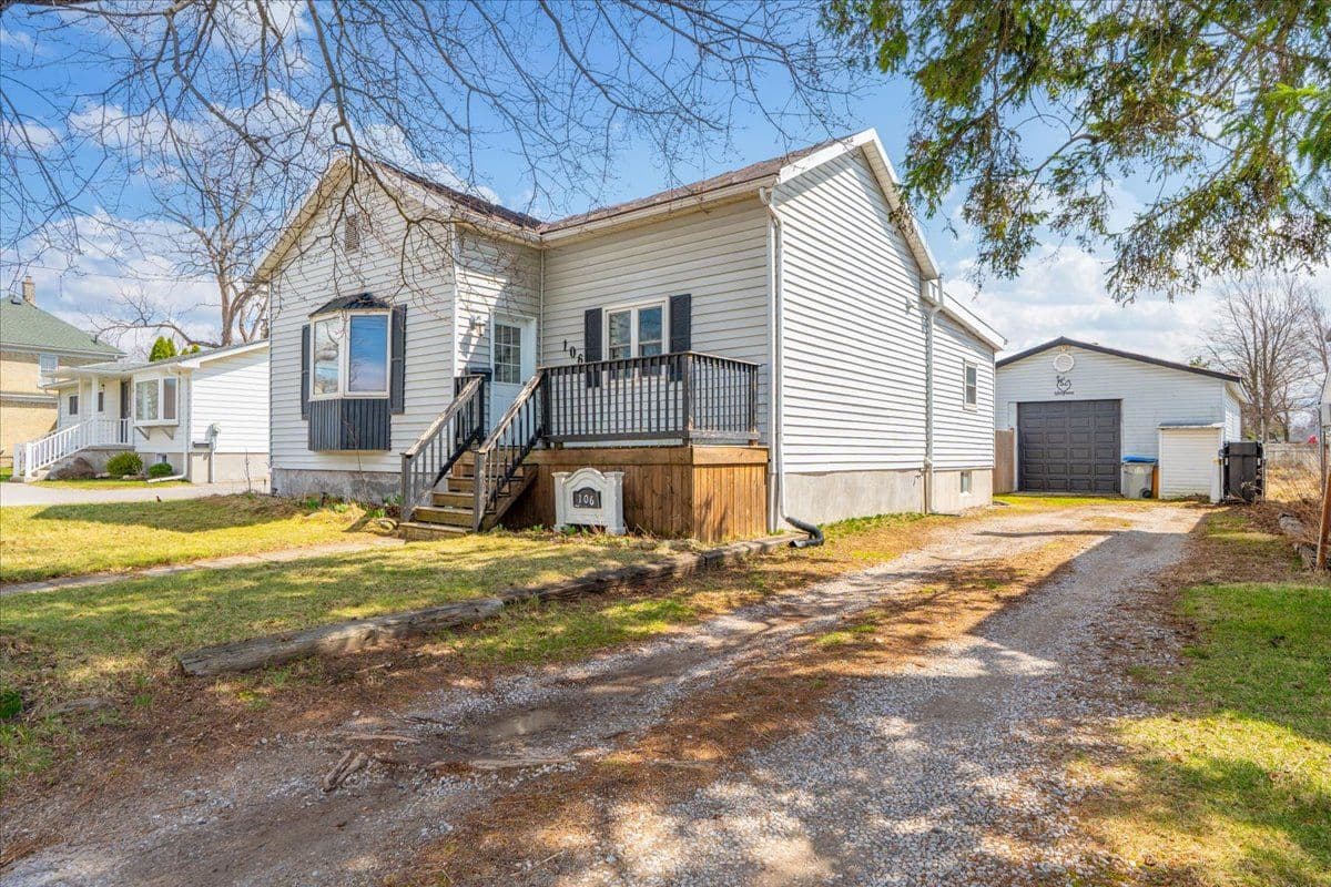 106 Metcalfe Street E, Strathroy-Caradoc, ON N7G 1P3