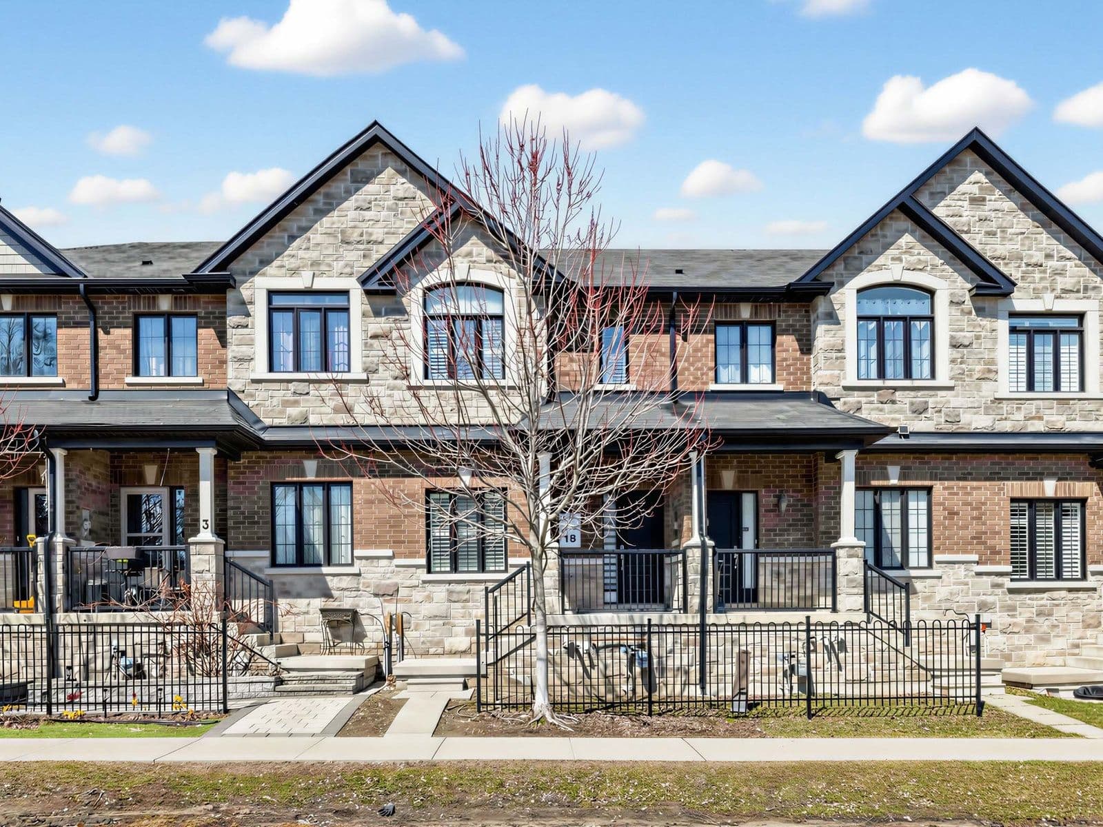 5 Zenyatta Lane, East Gwillimbury, ON L9N 1A0