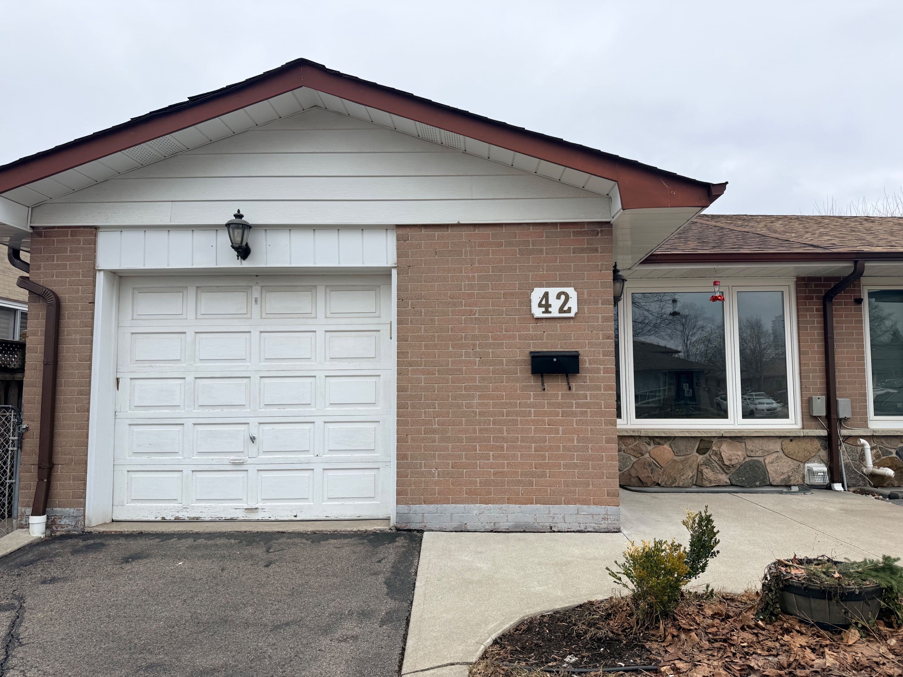 42 Wilton Drive, Brampton, ON L6W 3A1