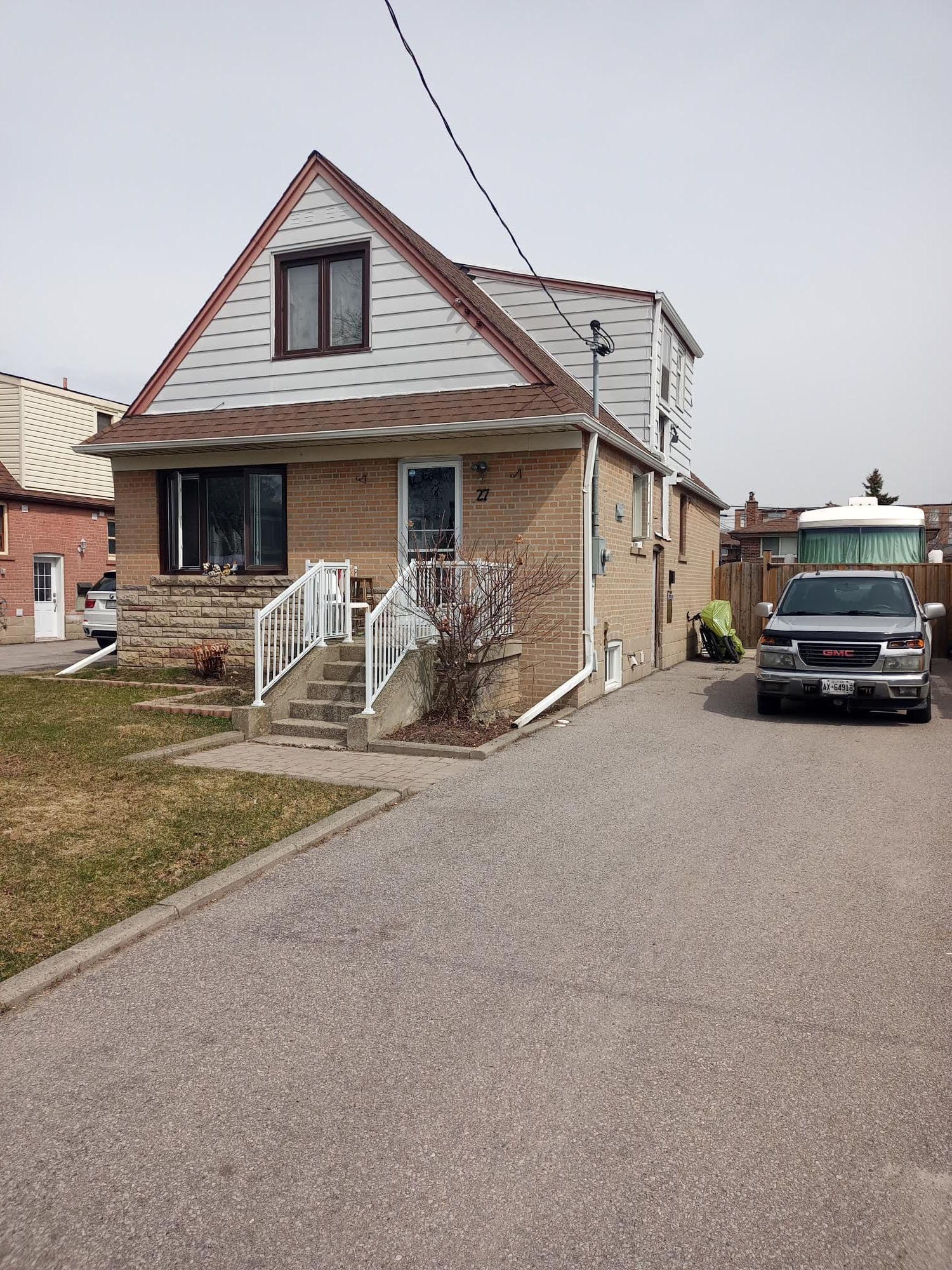 27 Flempton Crescent, Toronto E04, ON M1K 3B3
