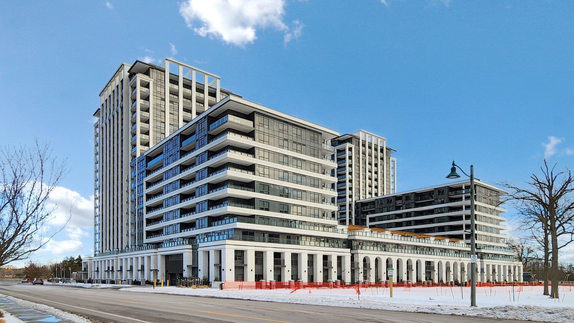 8 Cedarland Drive 1202, Markham, ON L6G 0H4