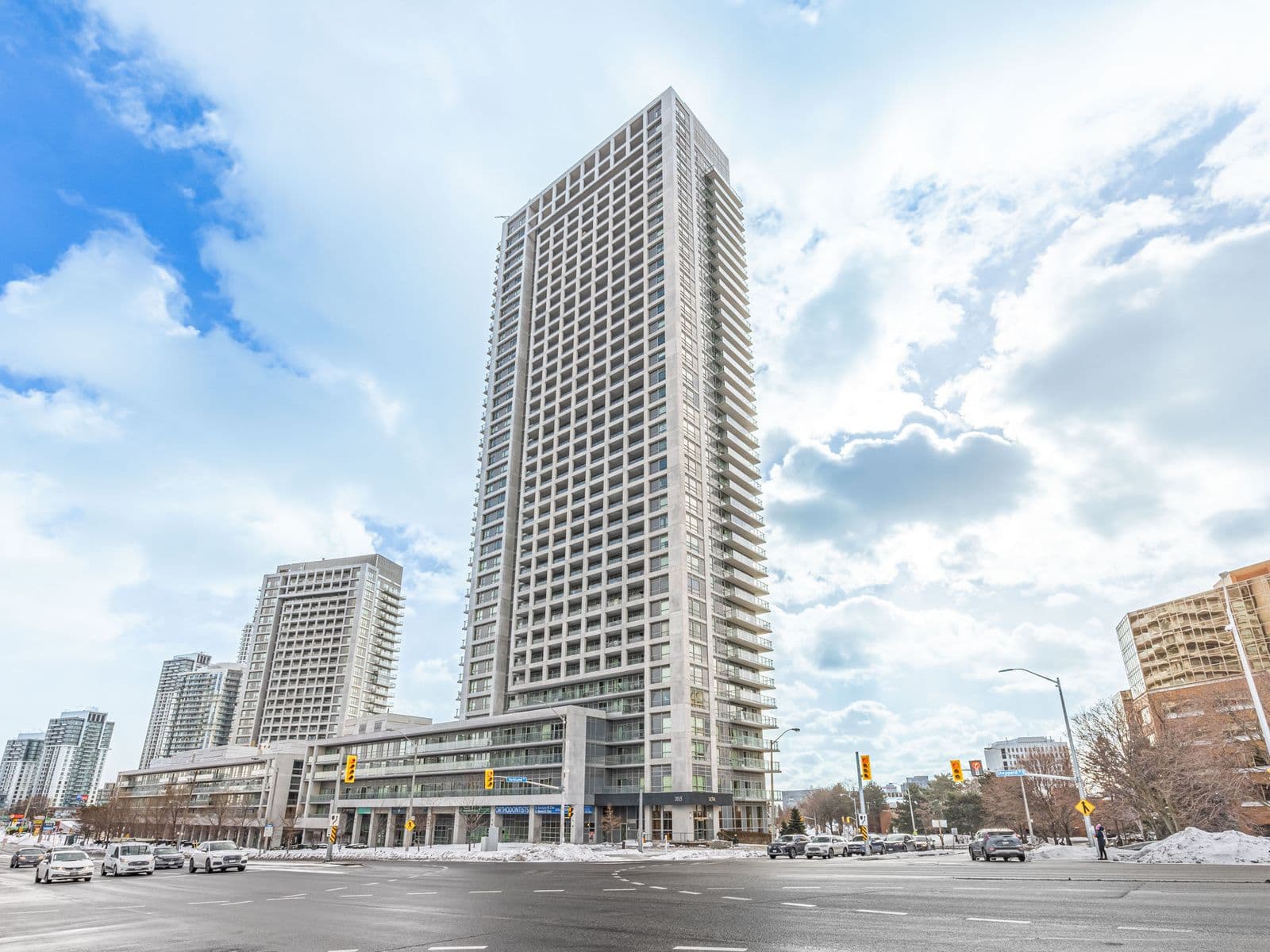 2015 Sheppard Avenue E 318, Toronto C15, ON M2J 0B3