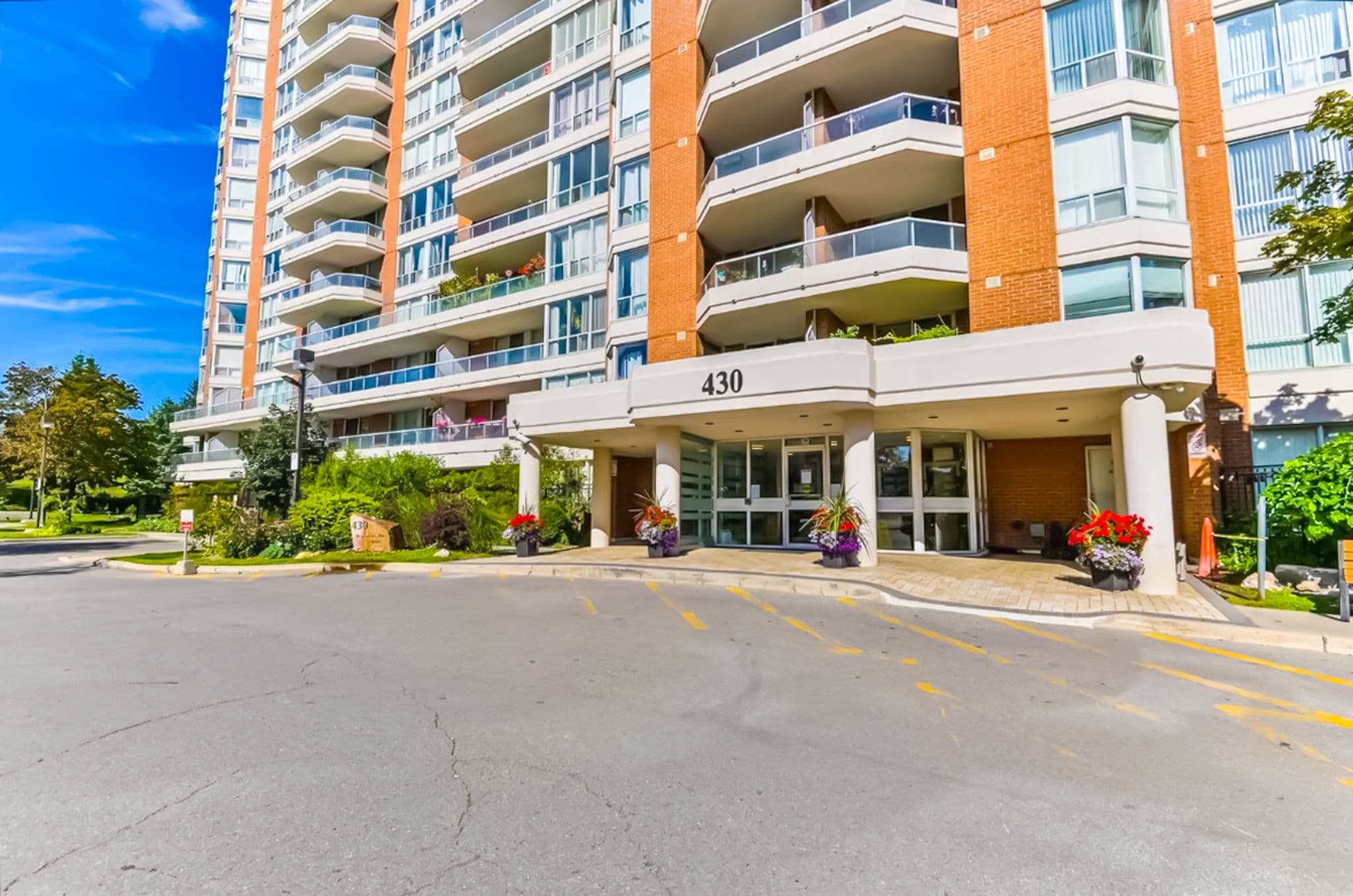 430 Mclevin Avenue 1612, Toronto E11, ON M1B 5P1