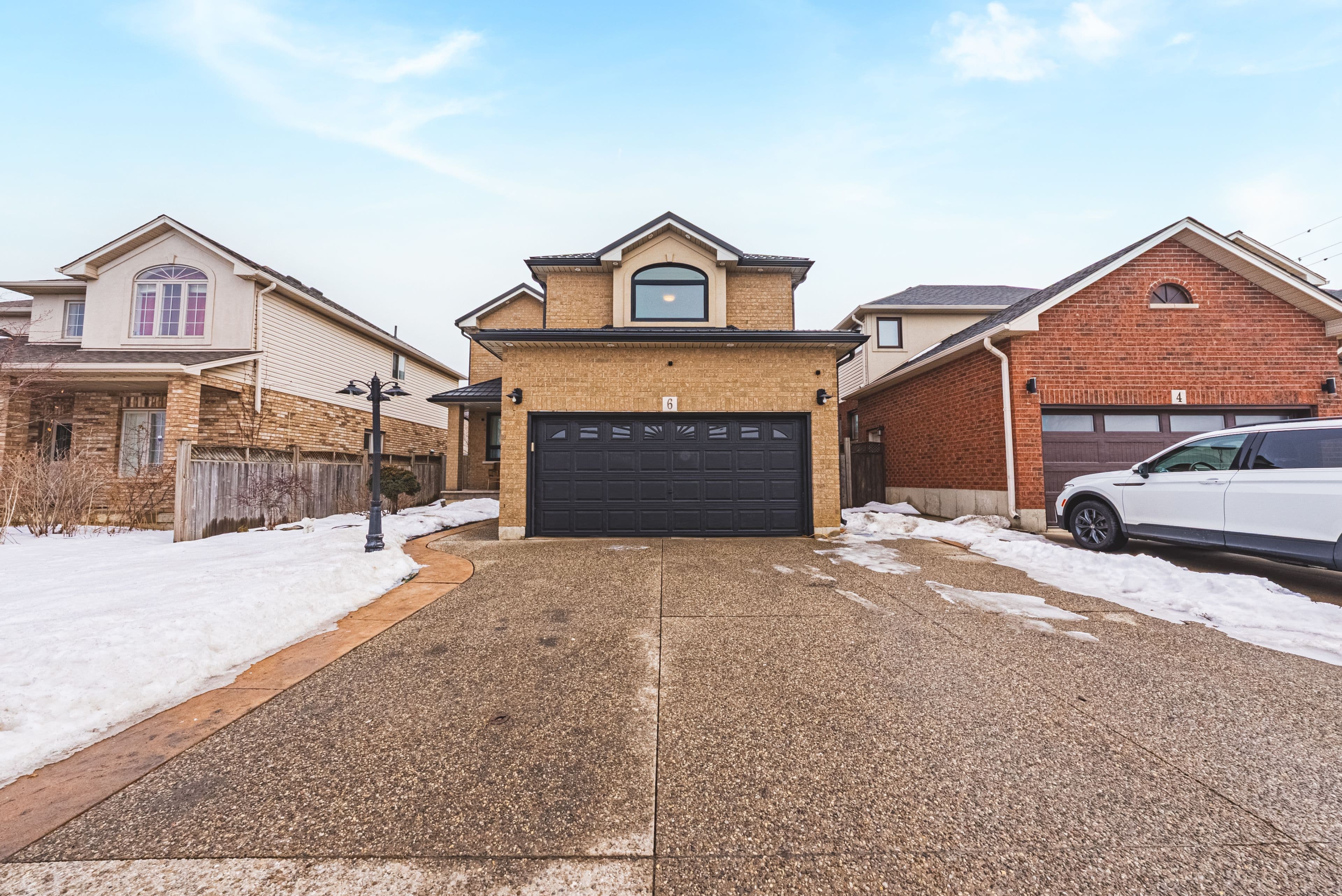 6 SECOND Road W, Hamilton, ON L8J 2R8