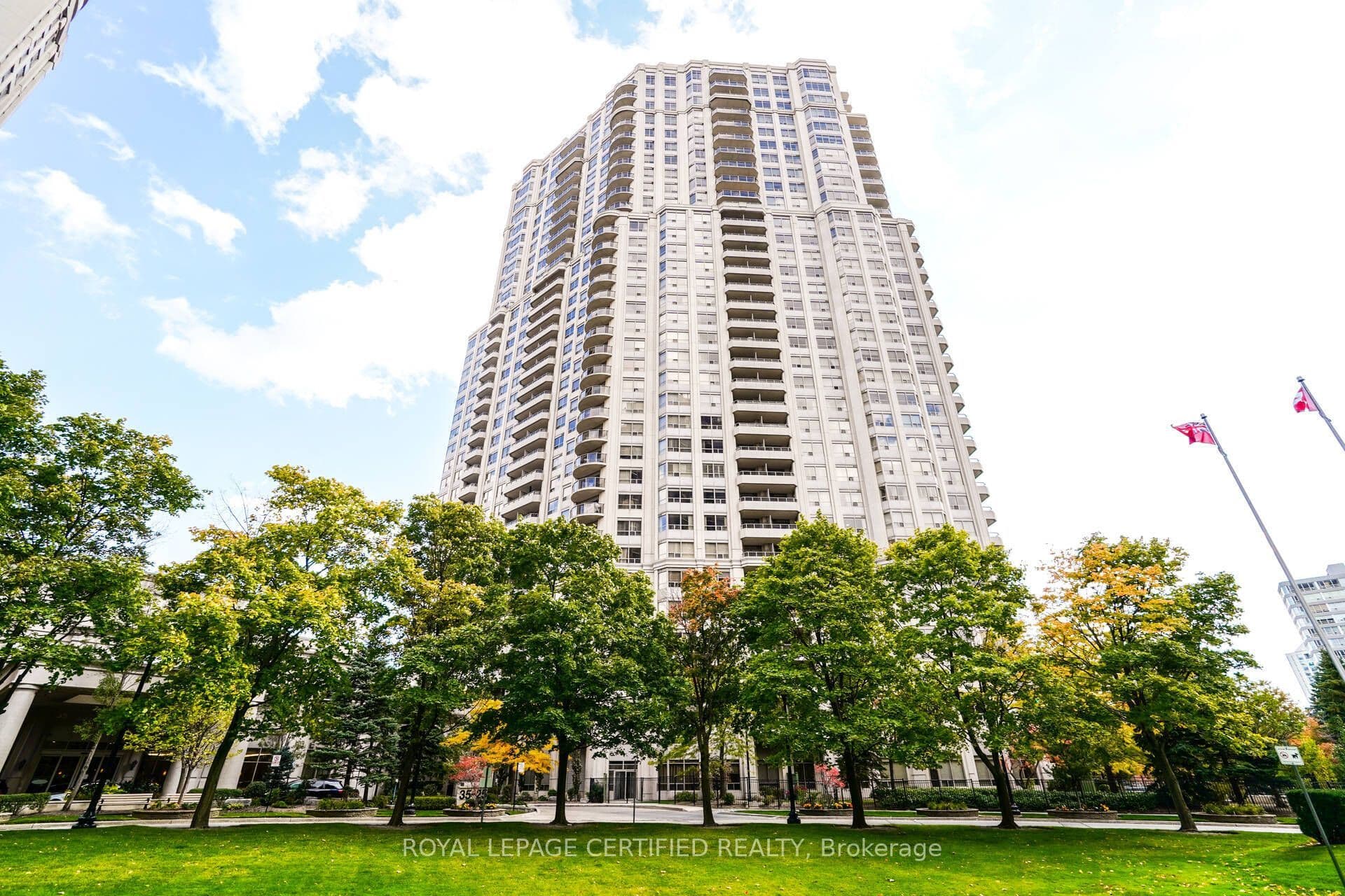 25 Kingsbridge Garden Circle PH 08, Mississauga, ON L5R 4B1