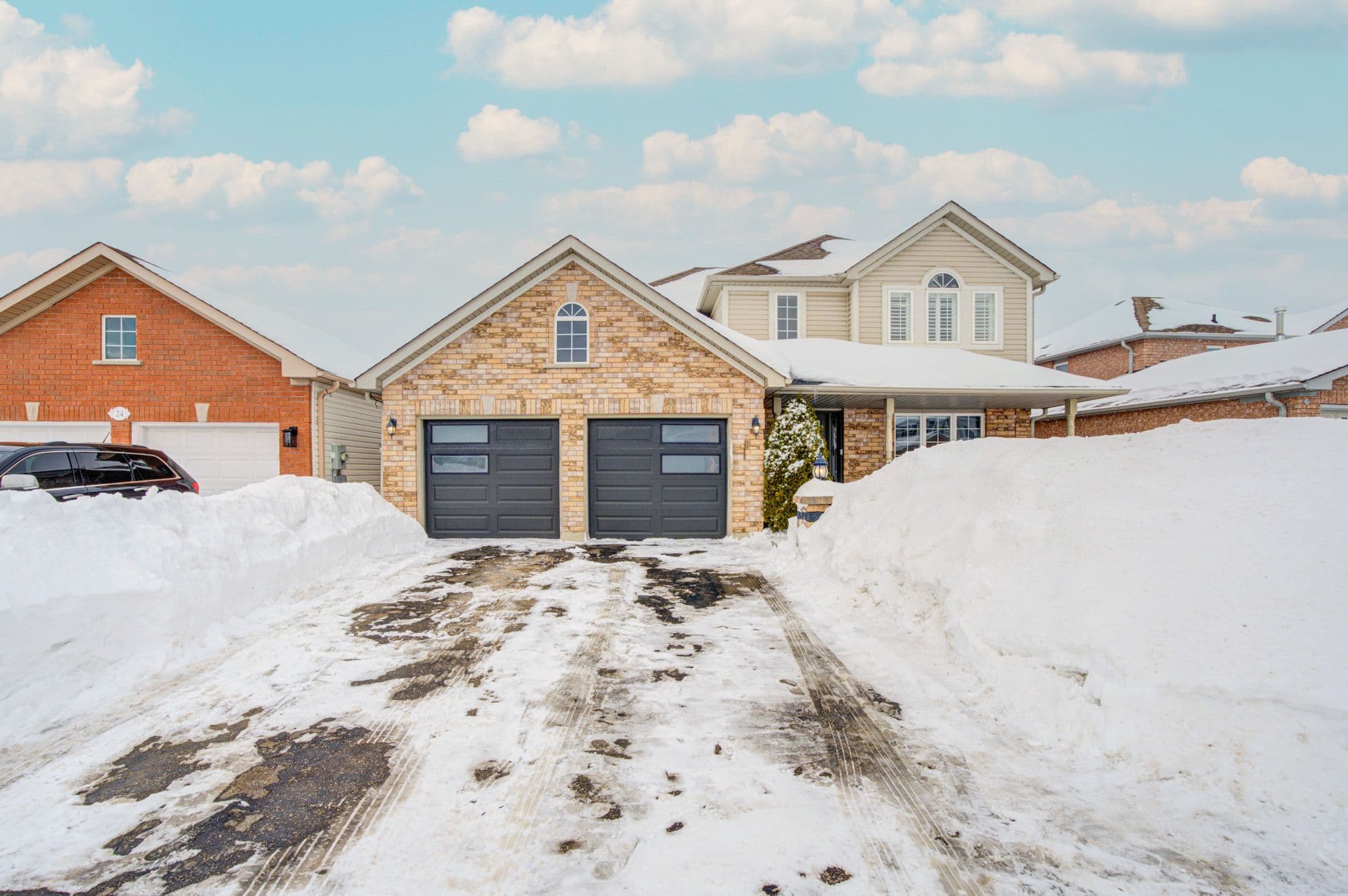26 COUNTRY Lane, Barrie, ON L4N 0E6