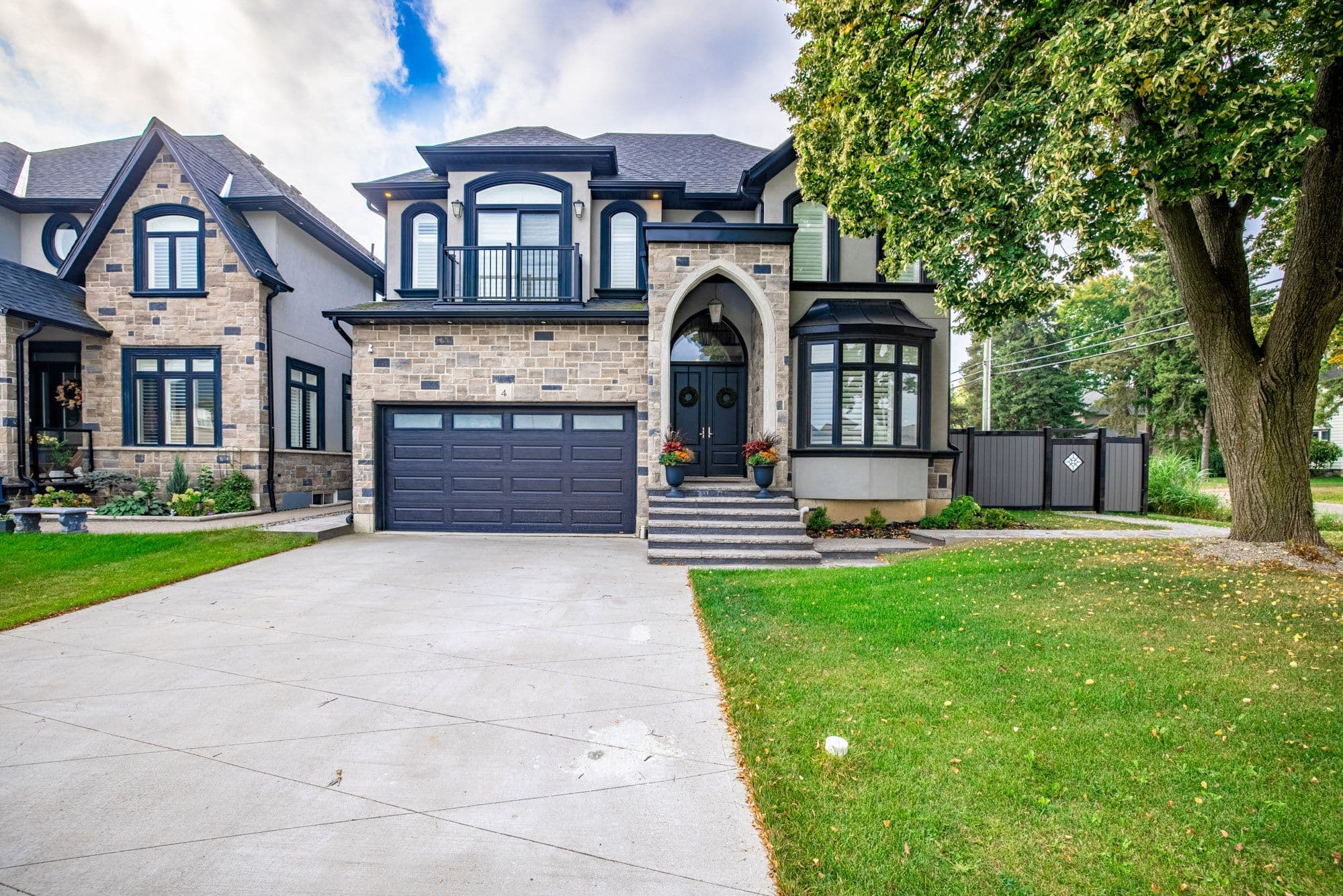 4 Lockman Drive, Hamilton, ON L9K 0C1