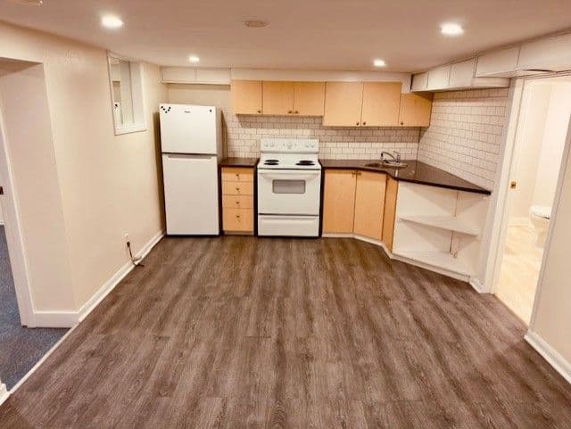 110 Cedarcrest Boulevard Basement, Toronto E03, ON M4B 2P3