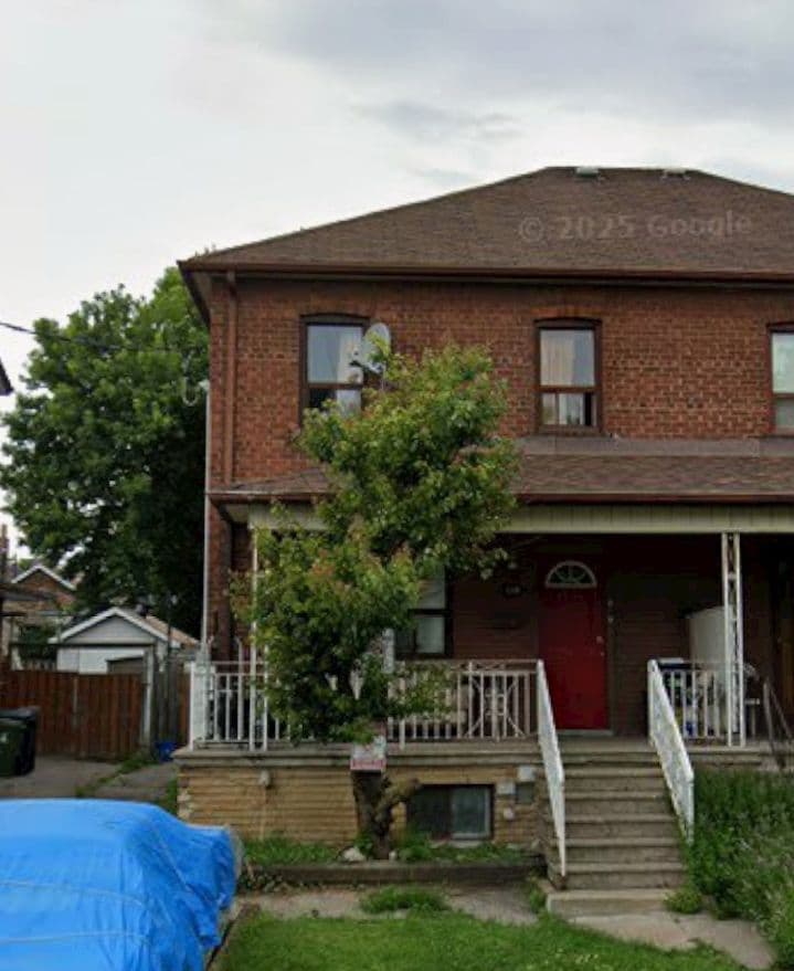 118 Bude Street, Toronto C03, ON M6E 2E5