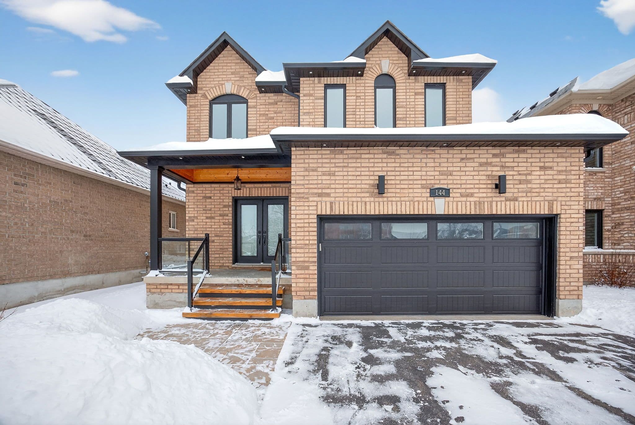 144 Sovereign's Gate, Barrie, ON L4M 0A3
