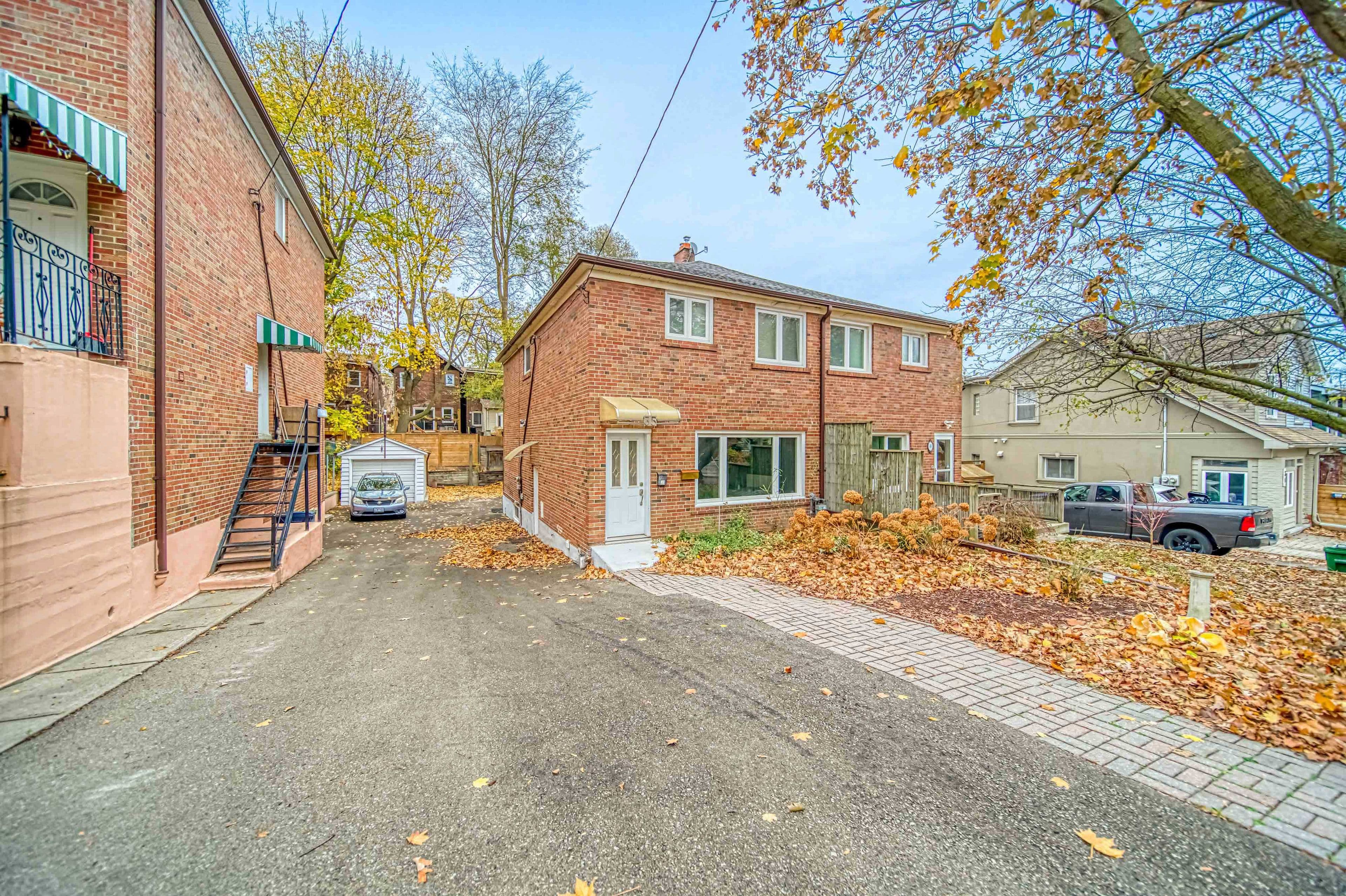35 Bellhaven Road Lower, Toronto E02, ON M4L 3J4