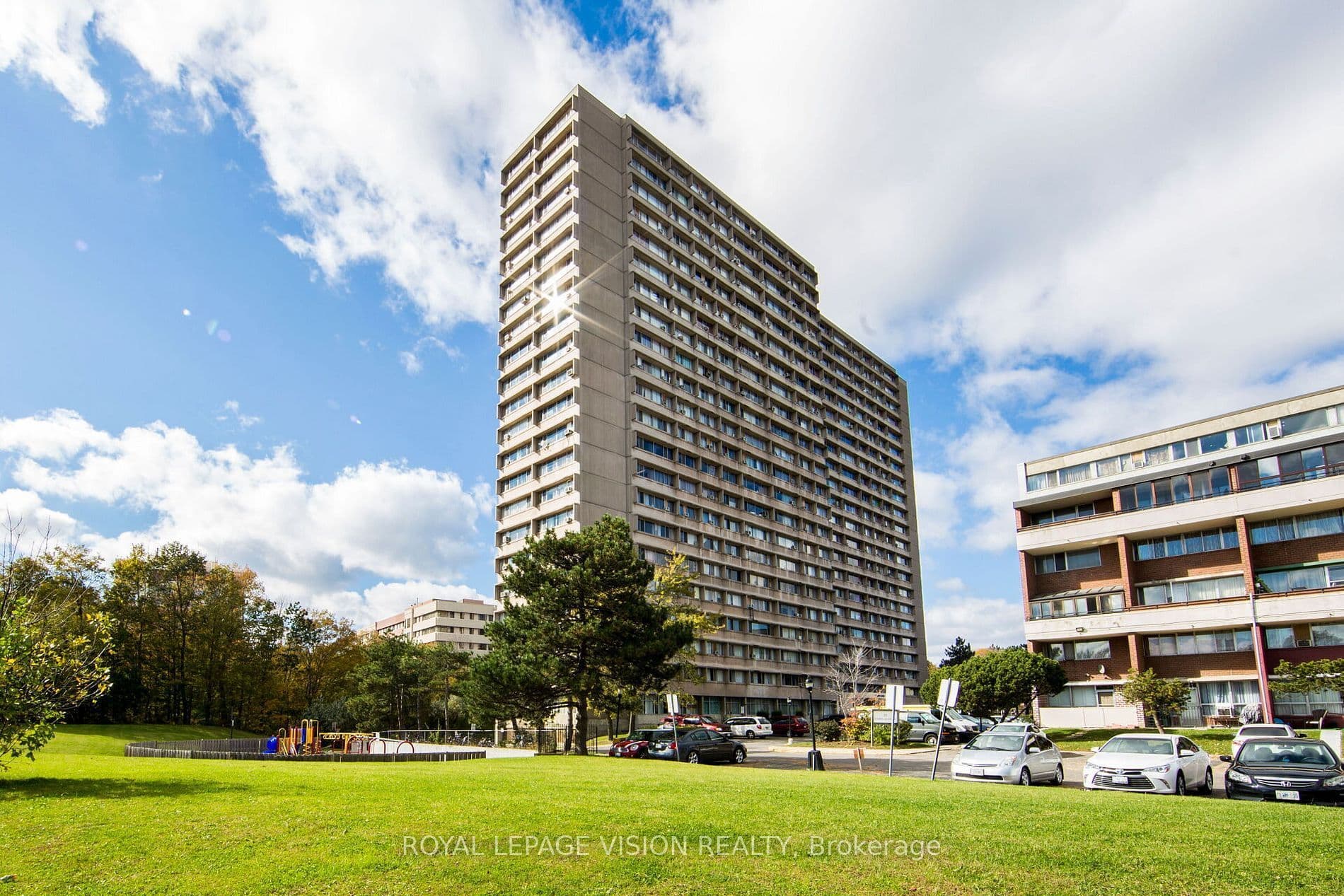 10 Sunny Glenway 2101, Toronto C11, ON M3C 2Z3