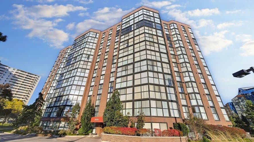2091 Hurontario Street 306, Mississauga, ON L5A 4E6
