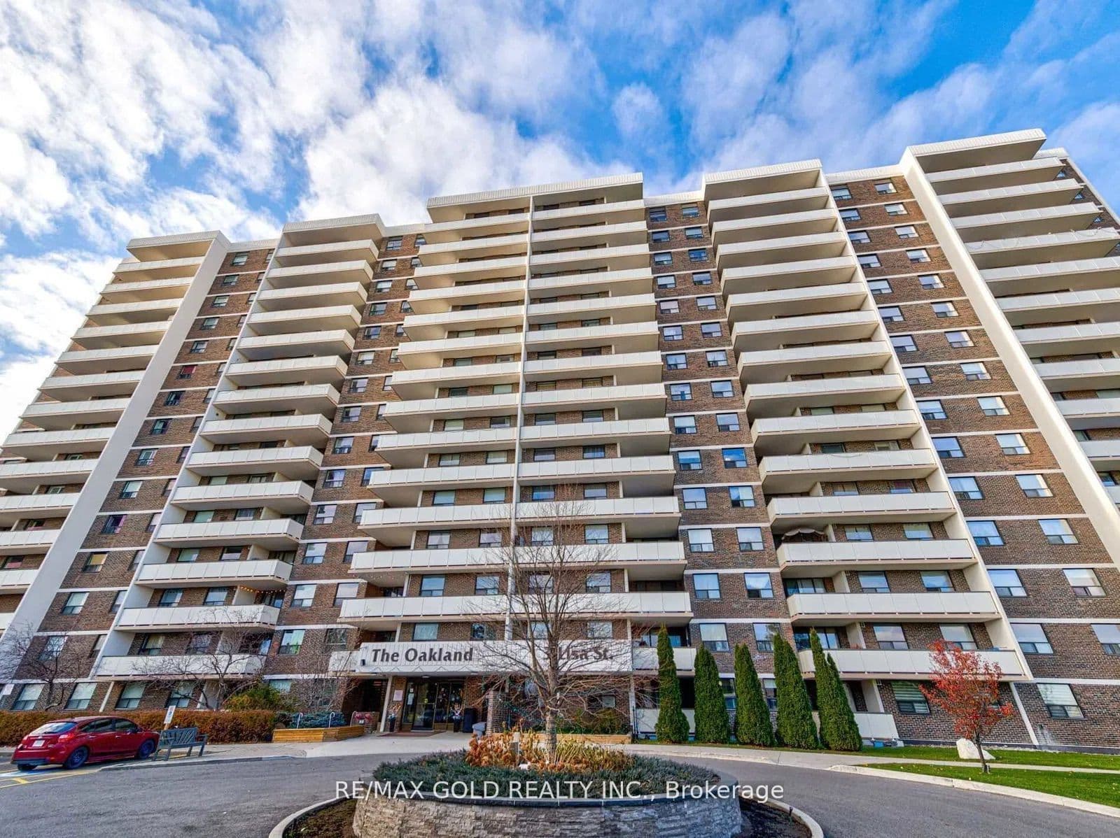 3 Lisa Street 911, Brampton, ON L6T 4A2