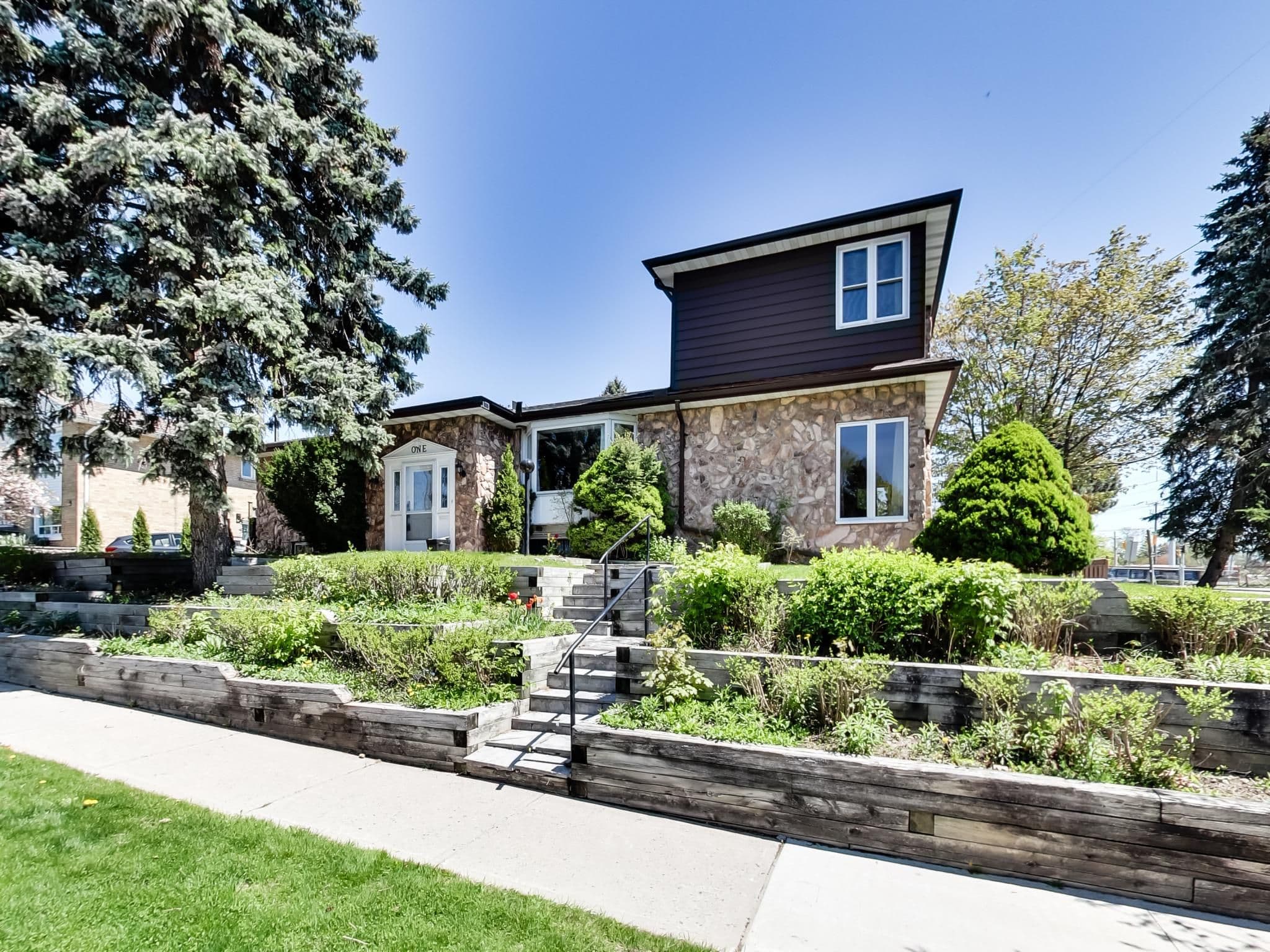 1 Kencliff Crescent, Toronto E09, ON M1P 4E2