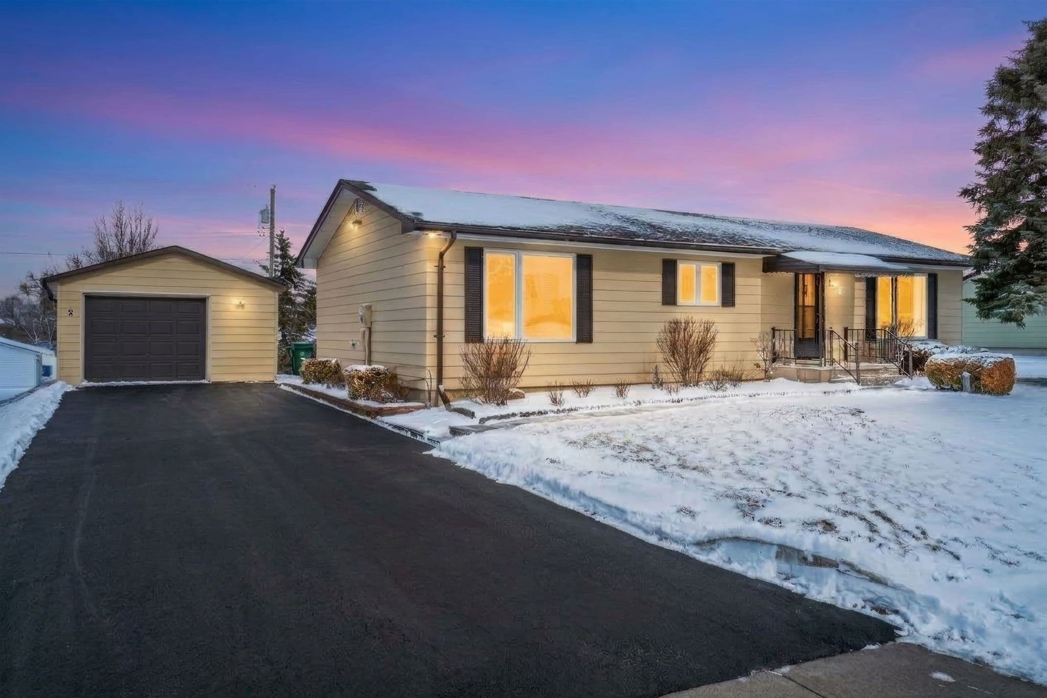 5 Inlet Court, Georgina, ON L0E 1R0