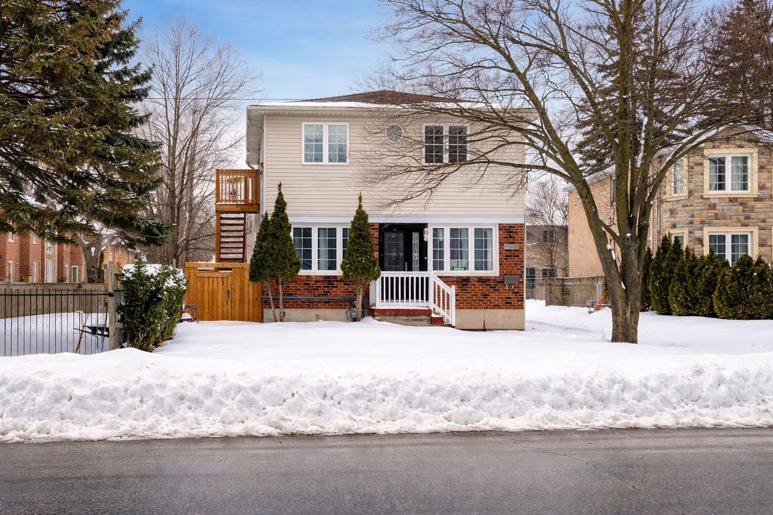 3325 Ellesmere Road, Toronto E10, ON M1C 1H1