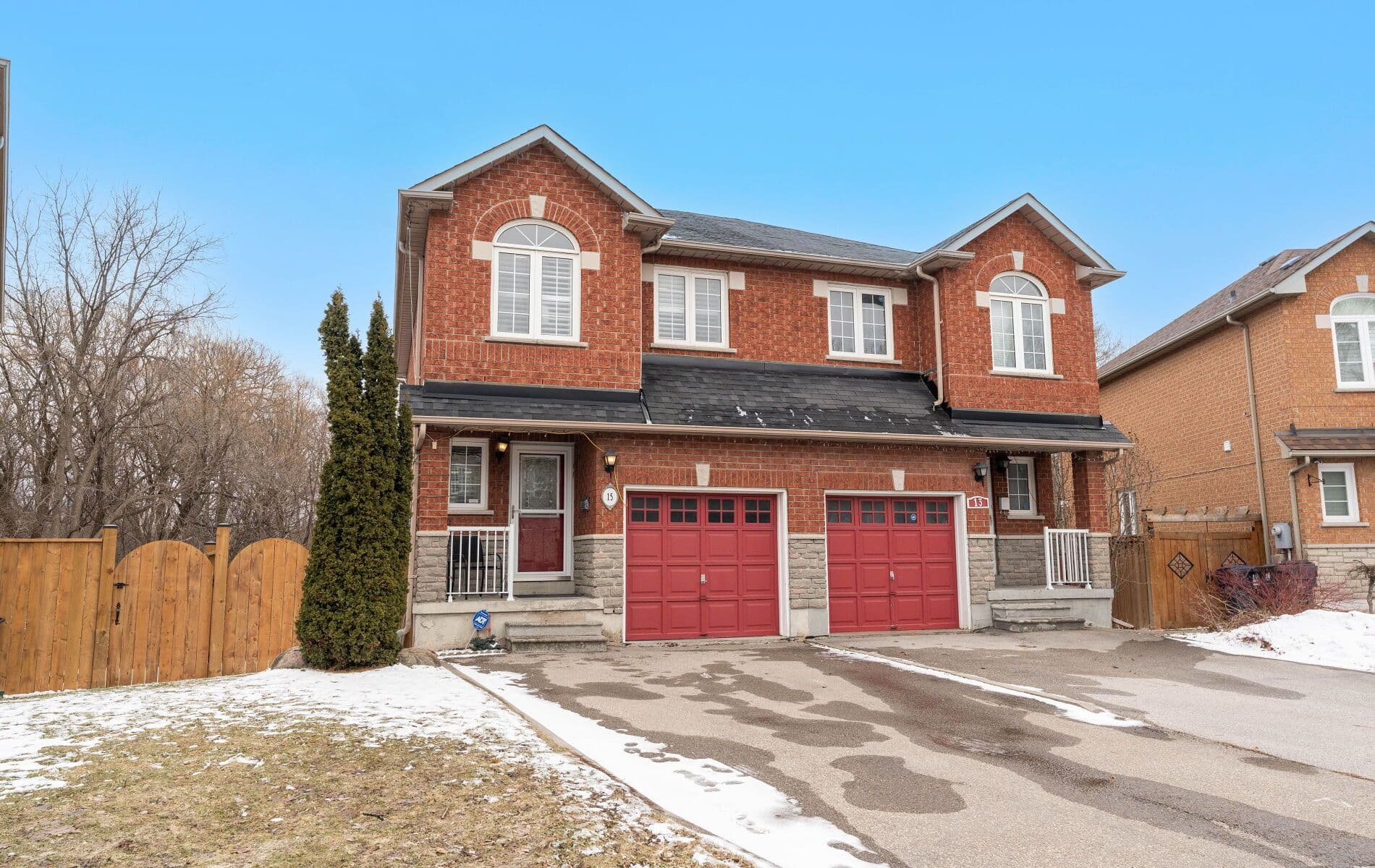 15 Katrina Court, Toronto W04, ON M6L 3G3