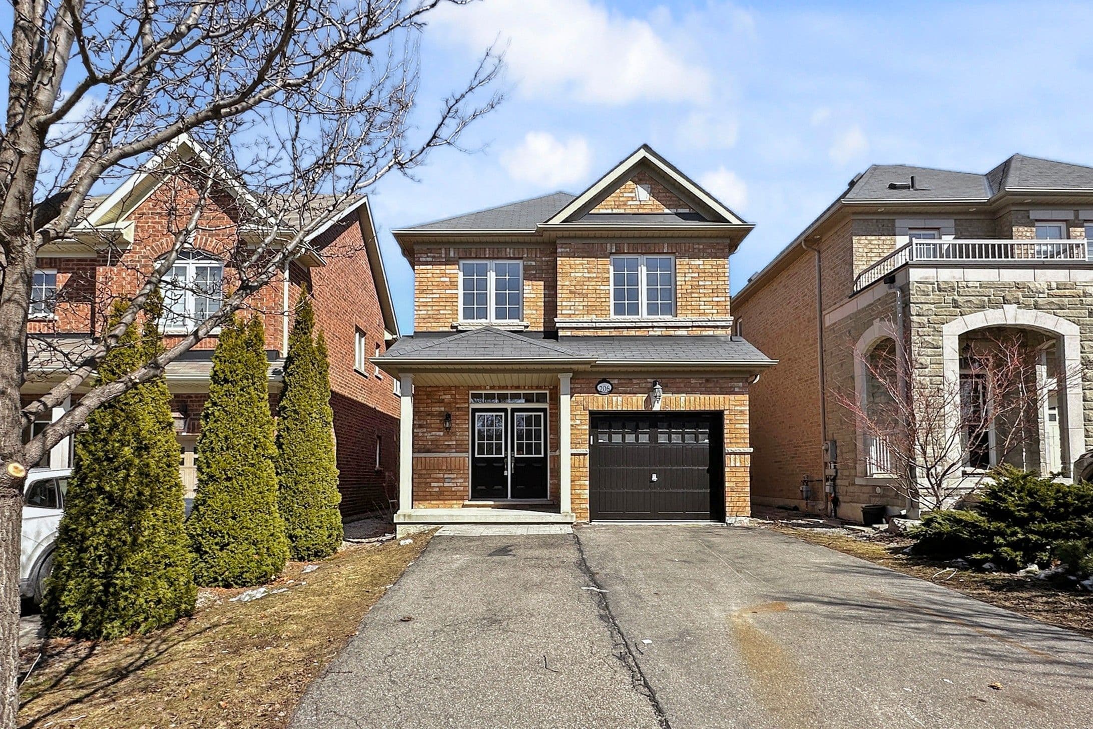 206 Wolf Creek Crescent, Vaughan, ON L6A 4C4
