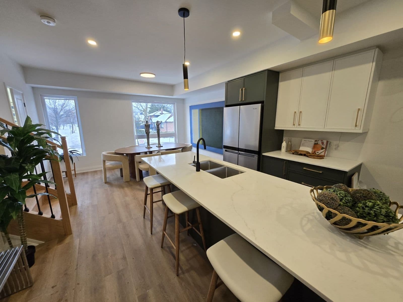 279 REINER Road A, Toronto W05, ON M3H 2M5