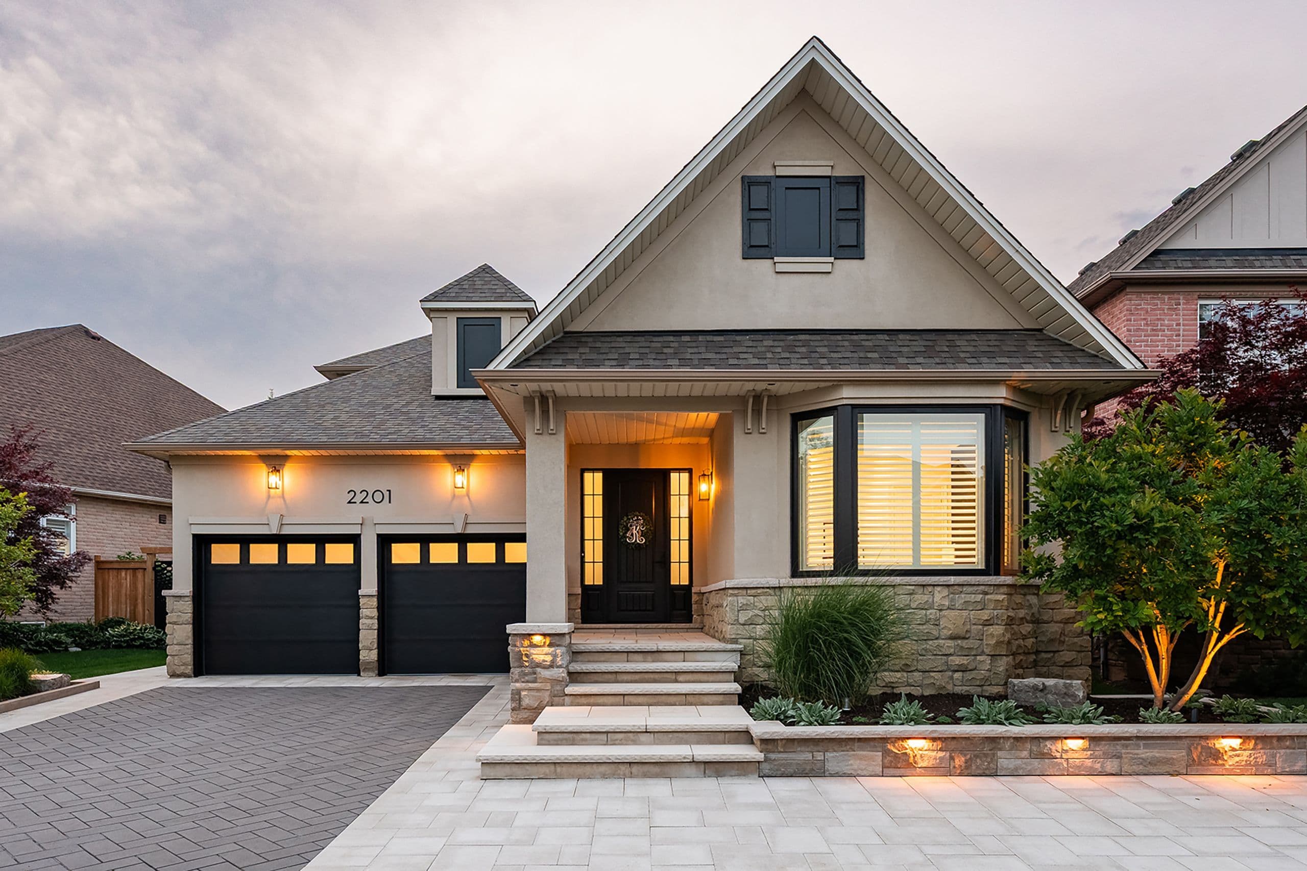 2201 Rochester Circle, Oakville, ON L6M 5E3