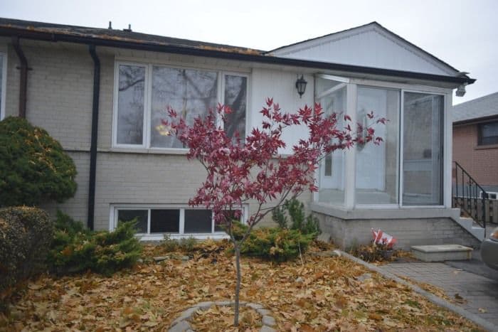 19 Avondale Boulevard Upper, Brampton, ON L6T 1H1